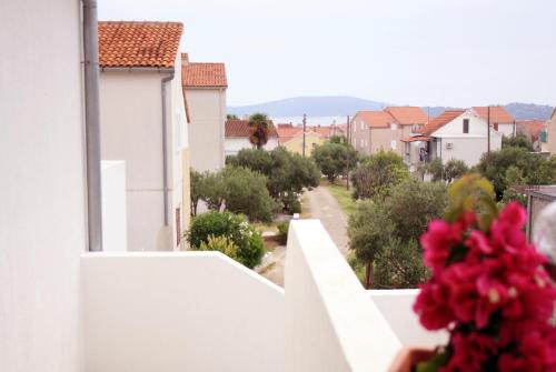 Apartment with Garden View