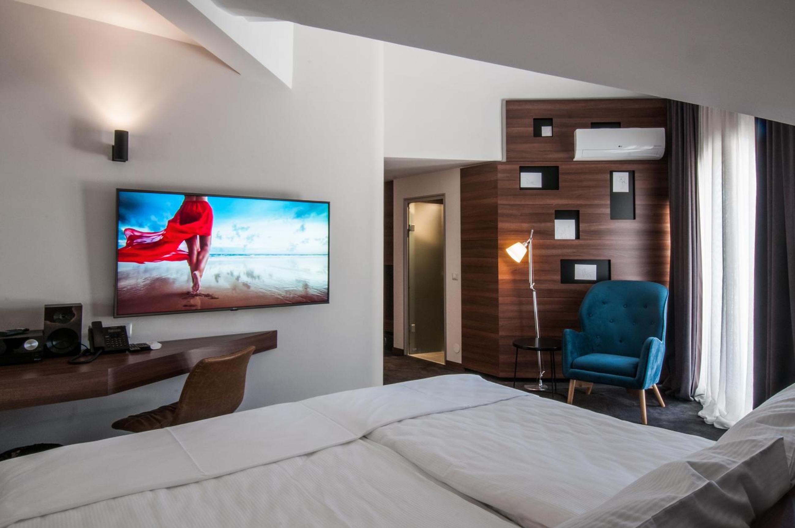 Superior King Room photo 2