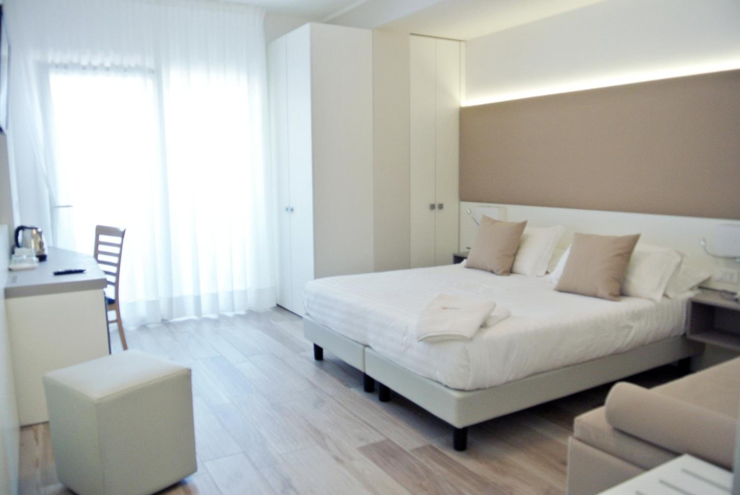 Superior Triple Room photo 3