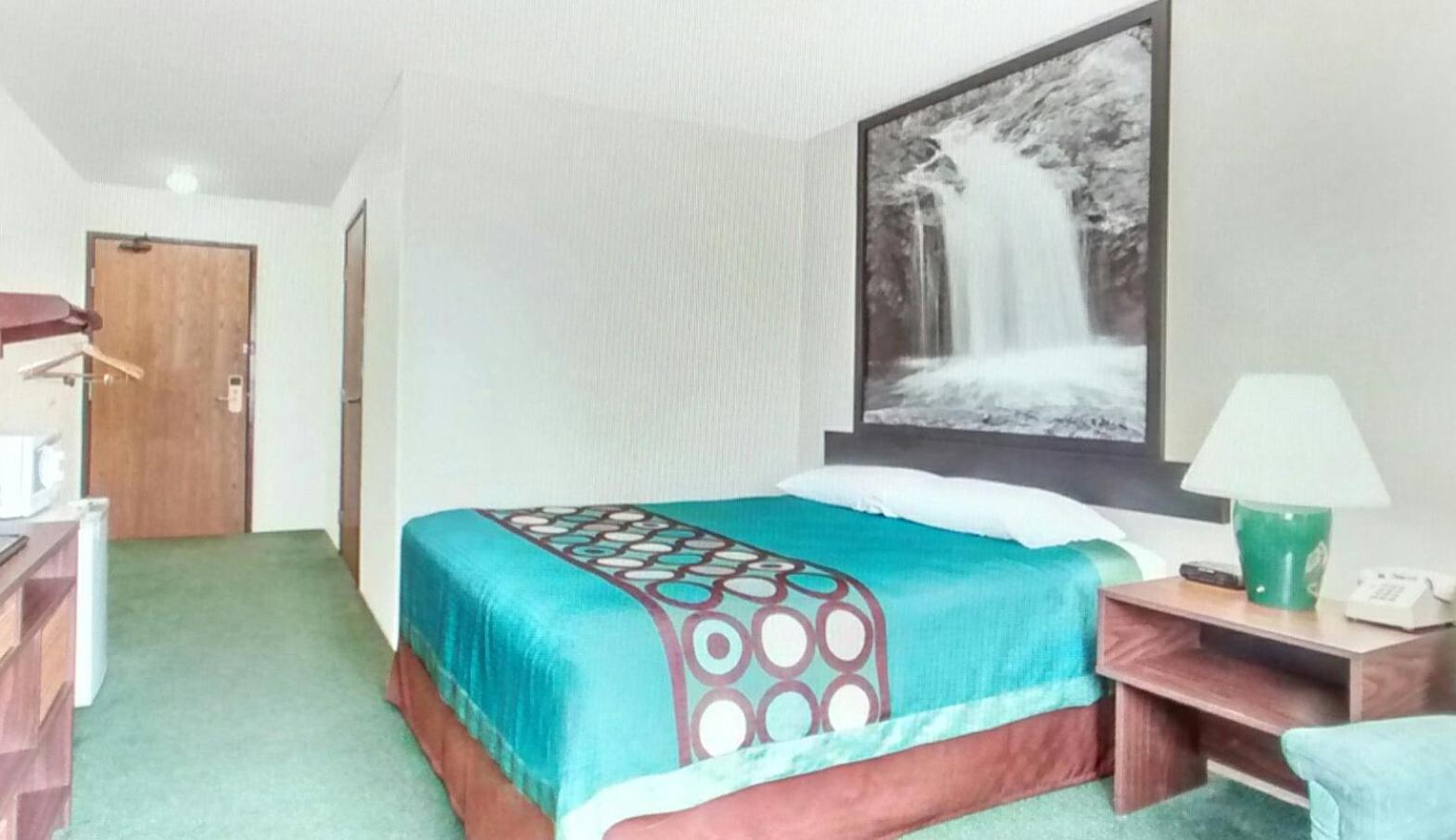 Queen Room - Disability Access - Non-Smoking - Photo 1