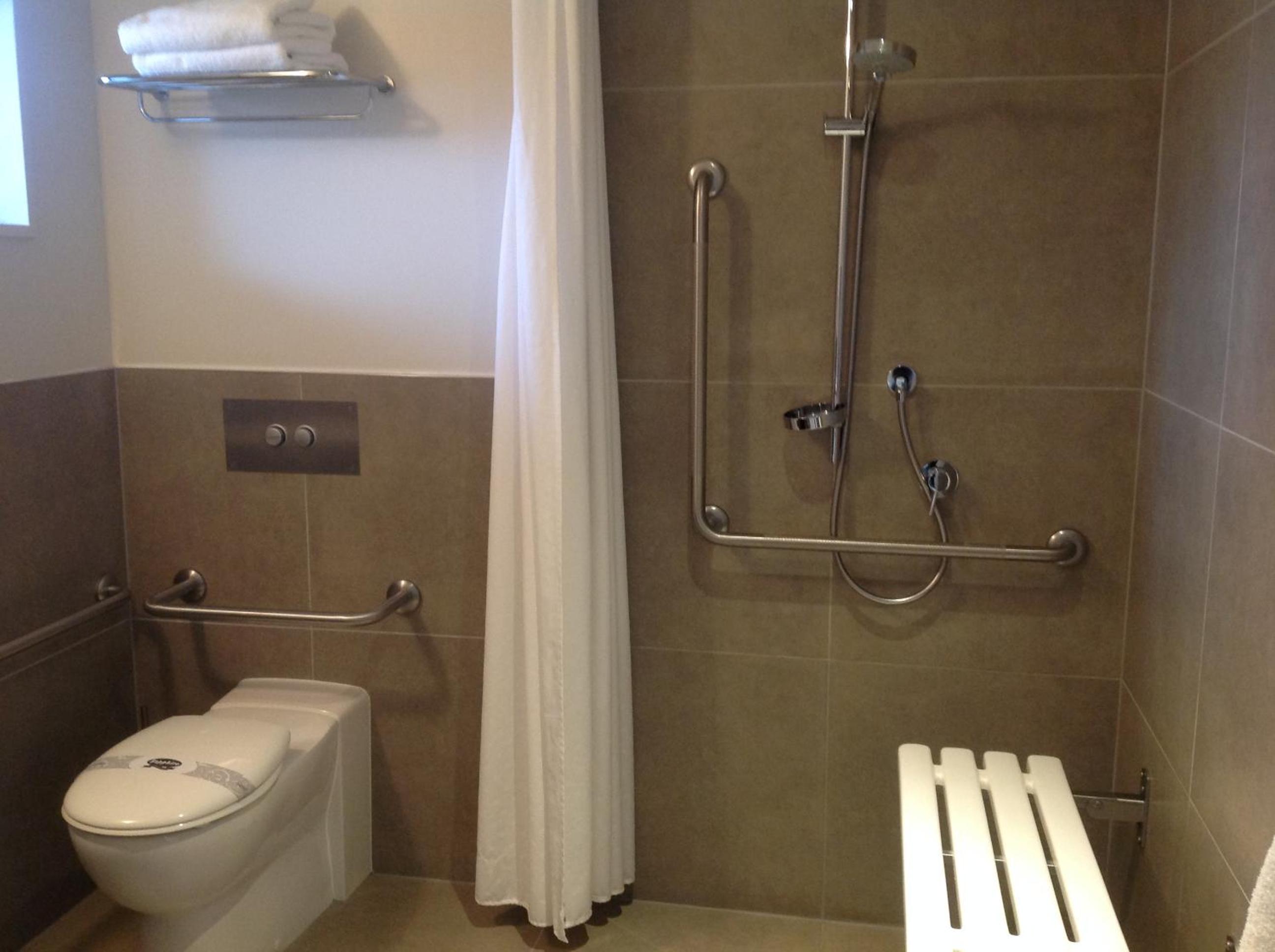 King Studio - Wheelchair Accessible - Photo 2