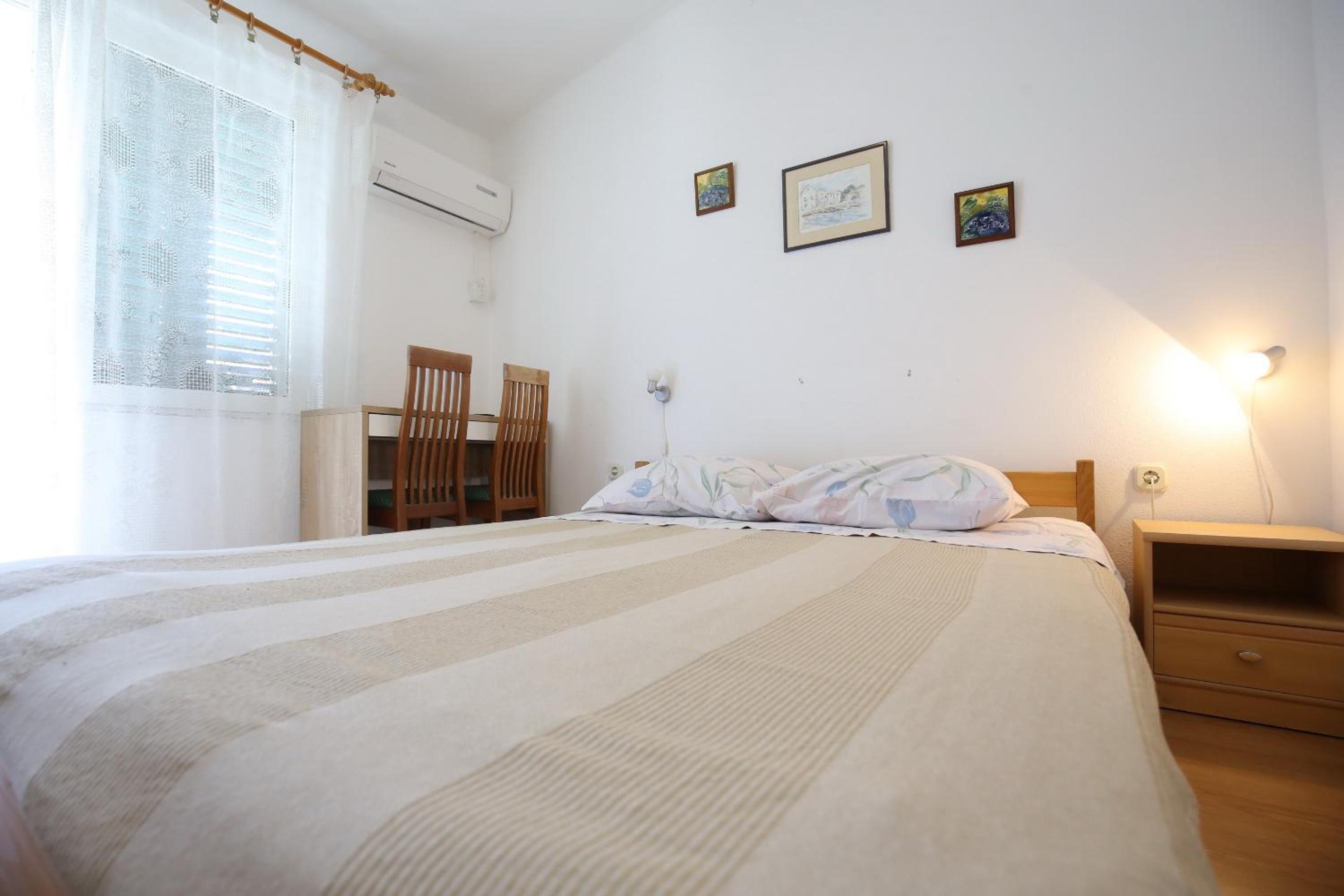 Queen Room with Balcony photo 1