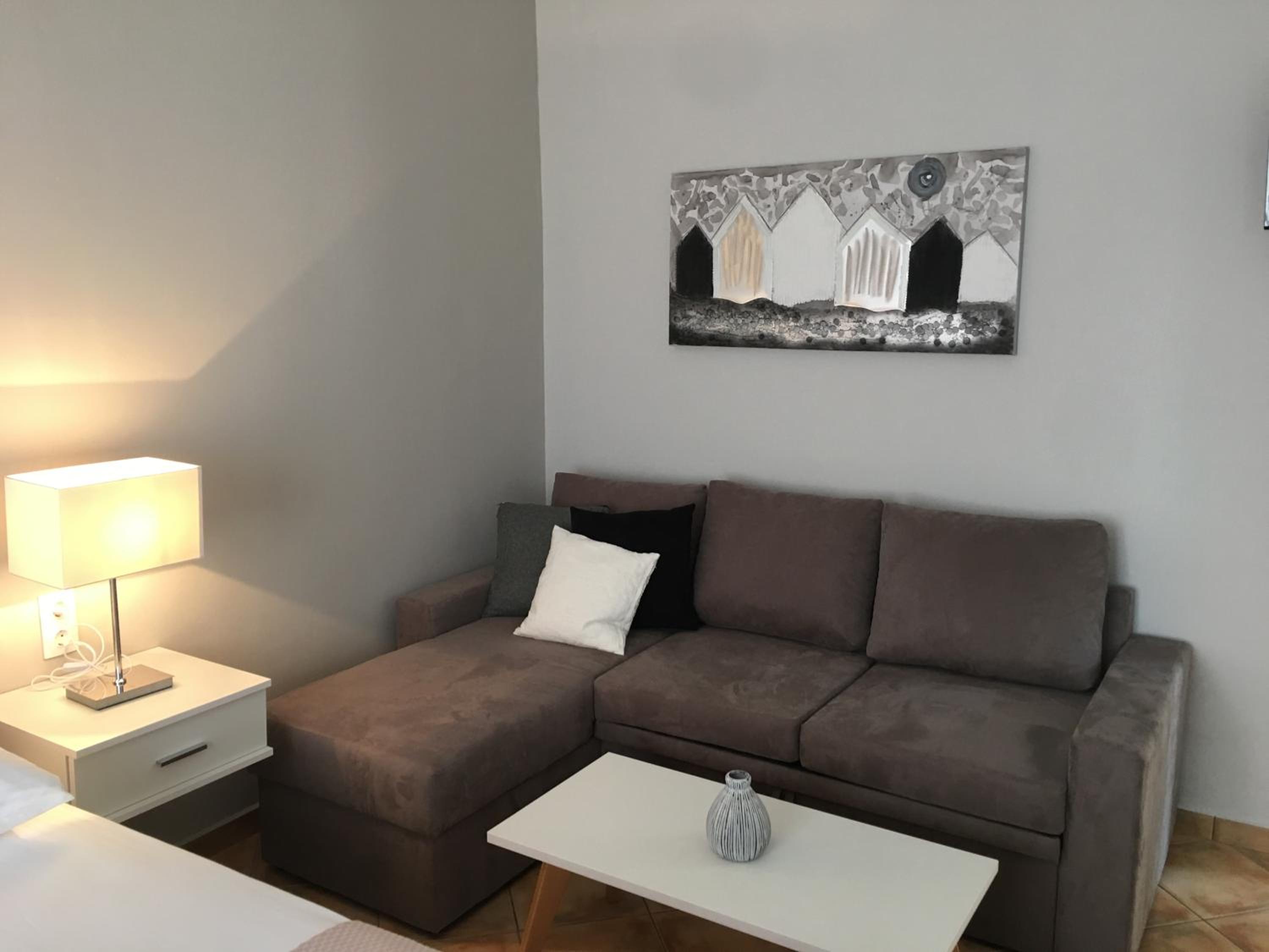 Deluxe Double Room with Sofa Bed, Balcony and Sea View photo 3
