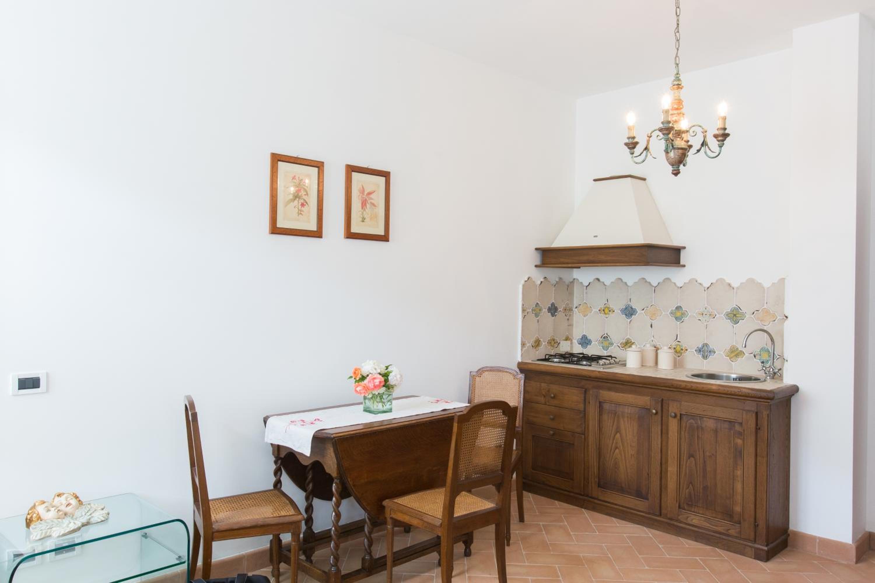 Studio Apartment photo 2