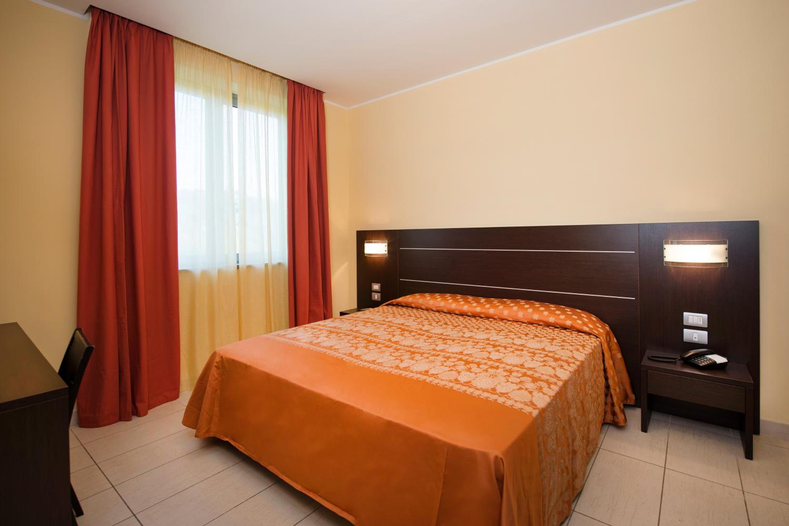 Triple Room - Photo 1
