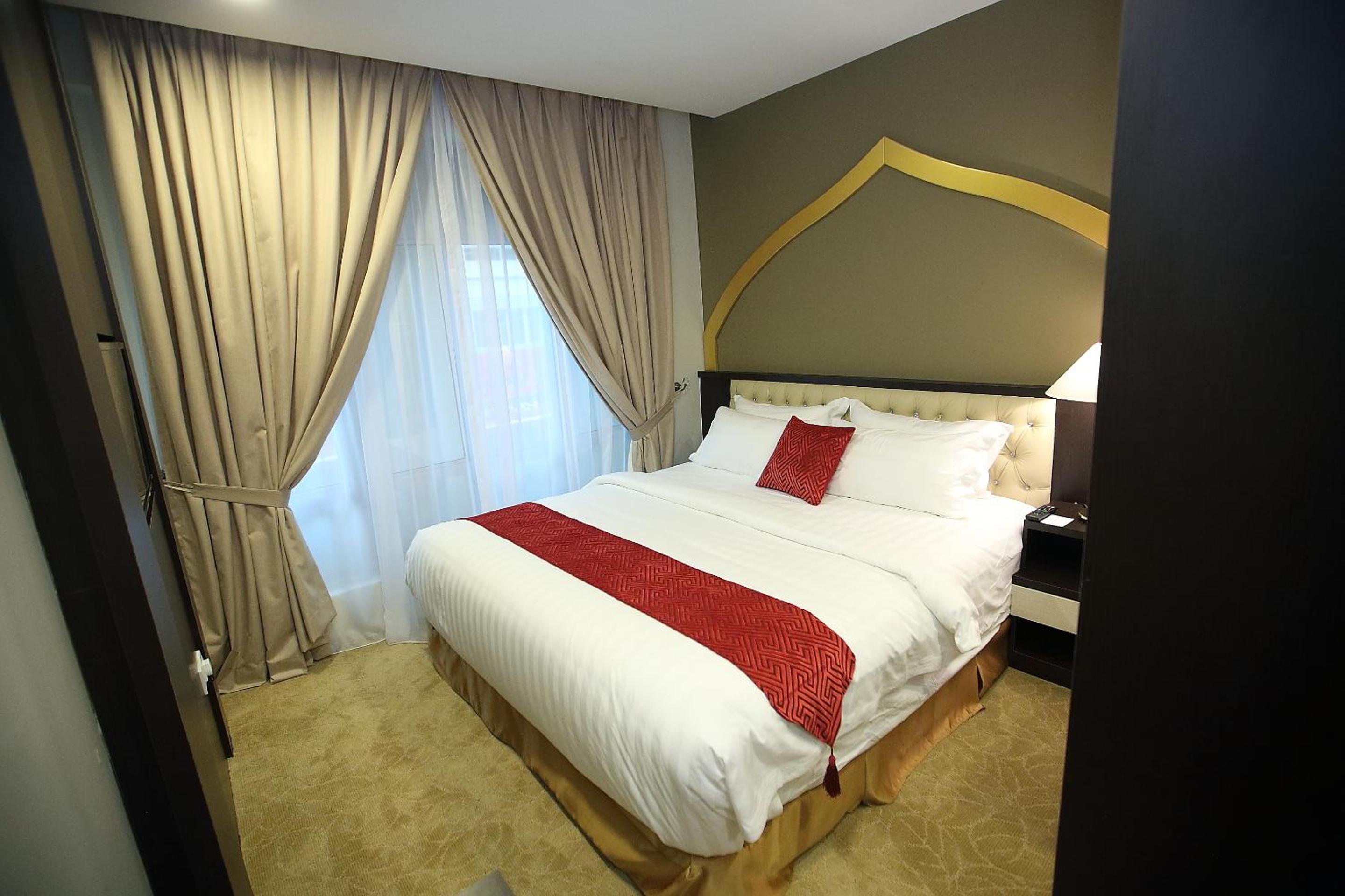 Standard King Room - Photo 4