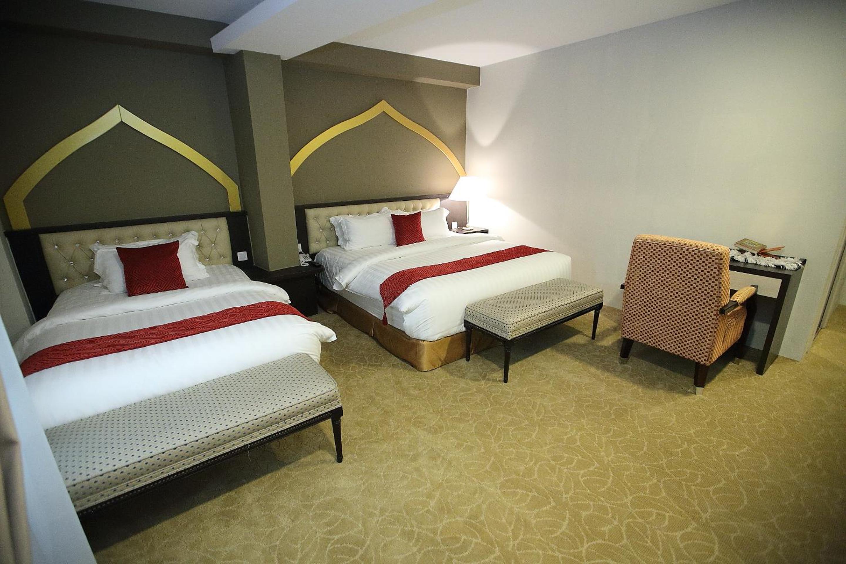 Deluxe Family Room - Photo 5