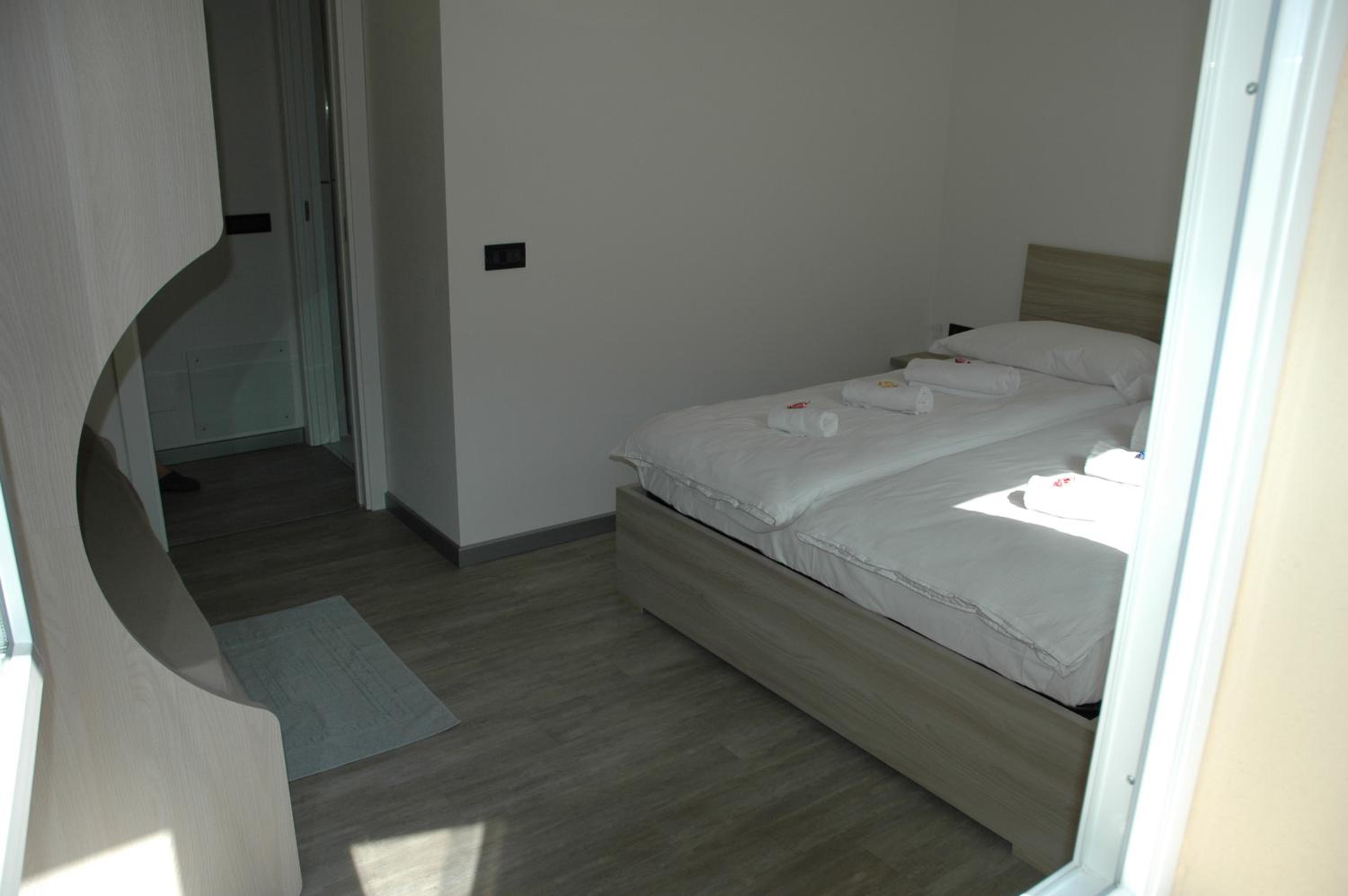 Apartment with Lake View photo 2