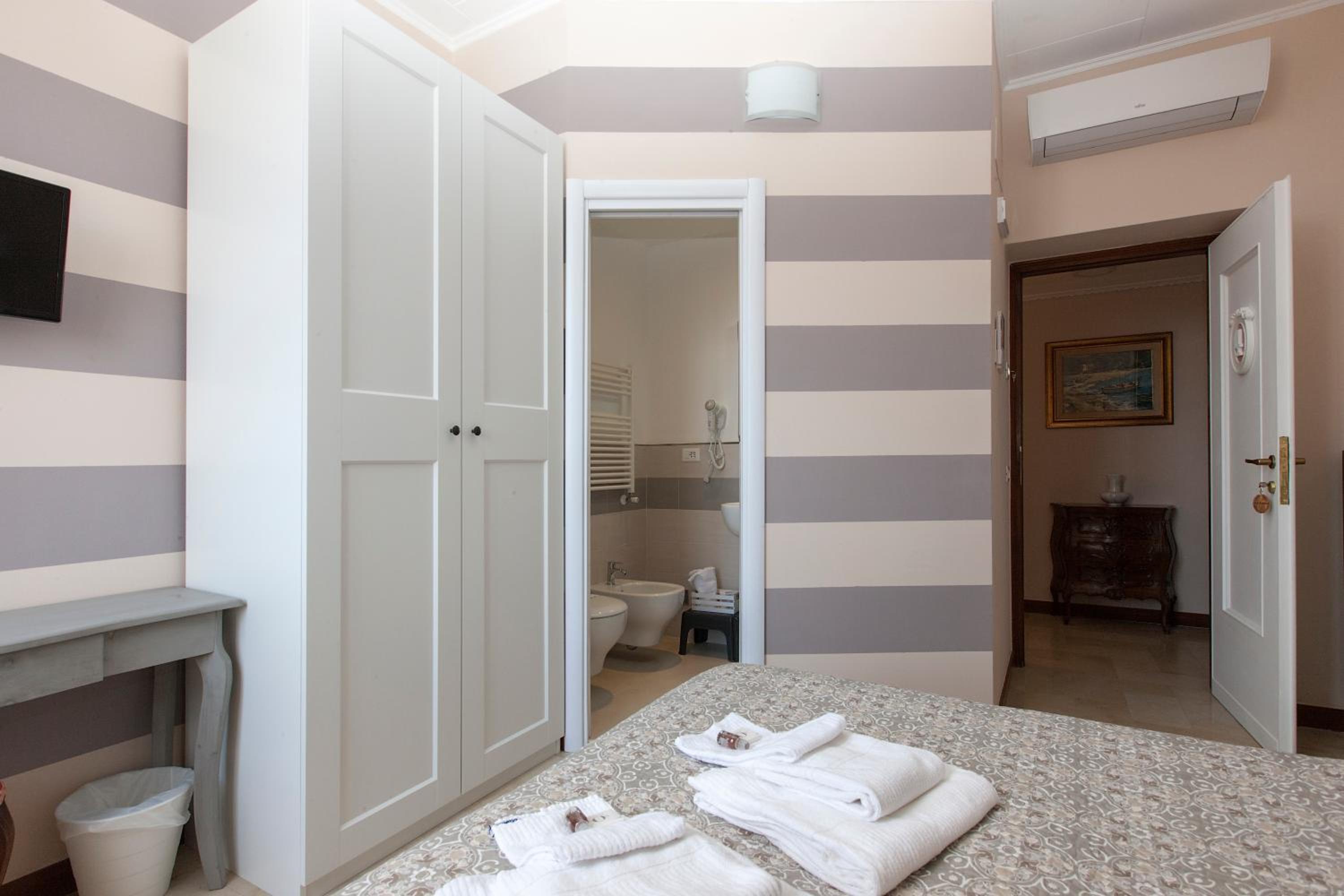 Double or Twin Room with Sea View