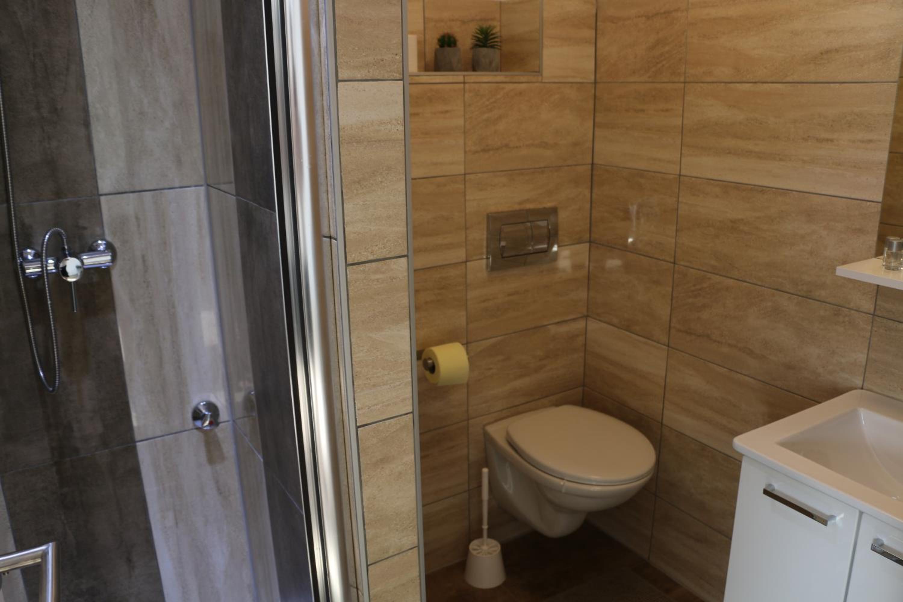 Studio Apartment - Photo 3