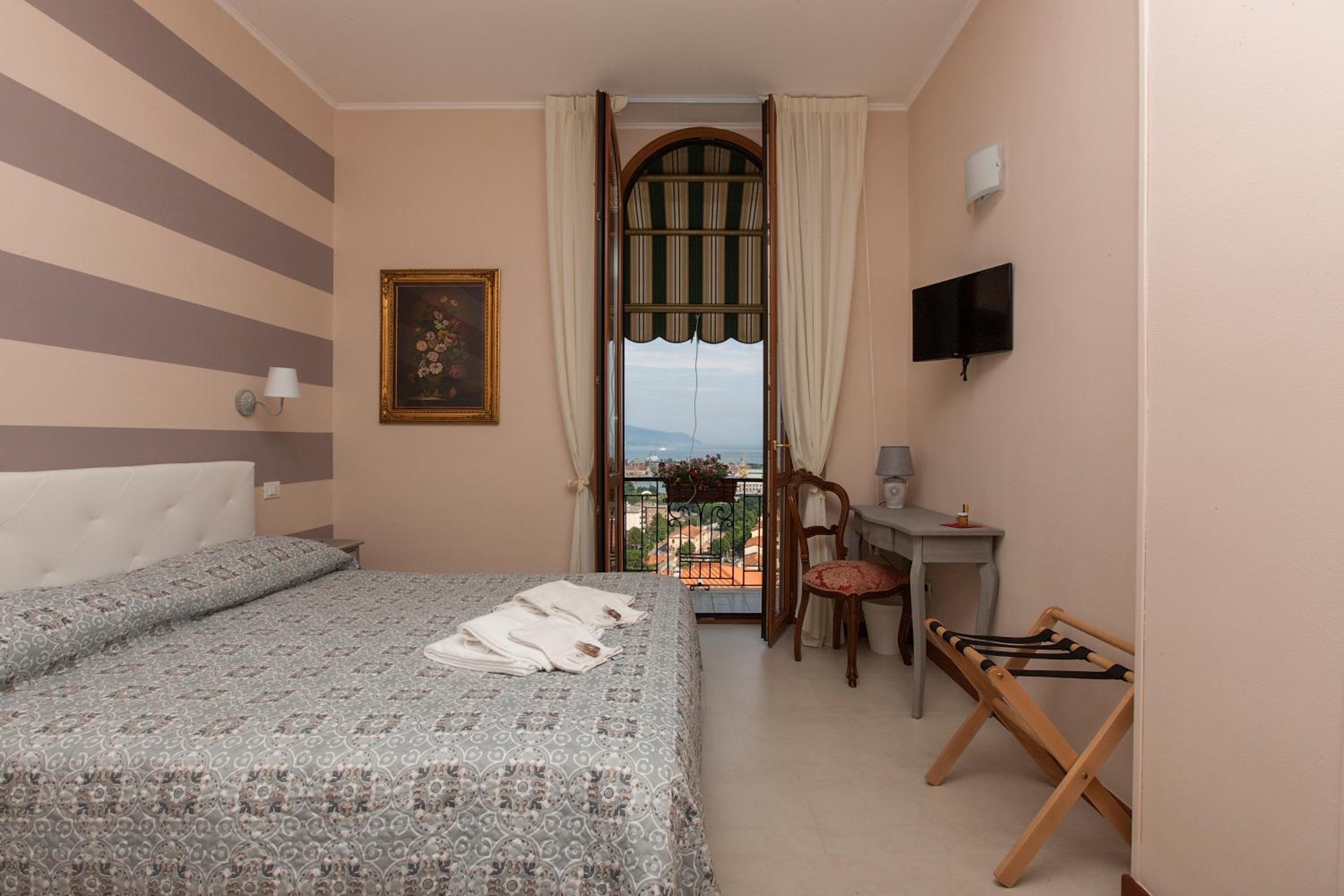 Superior Double or Twin Room with Sea View