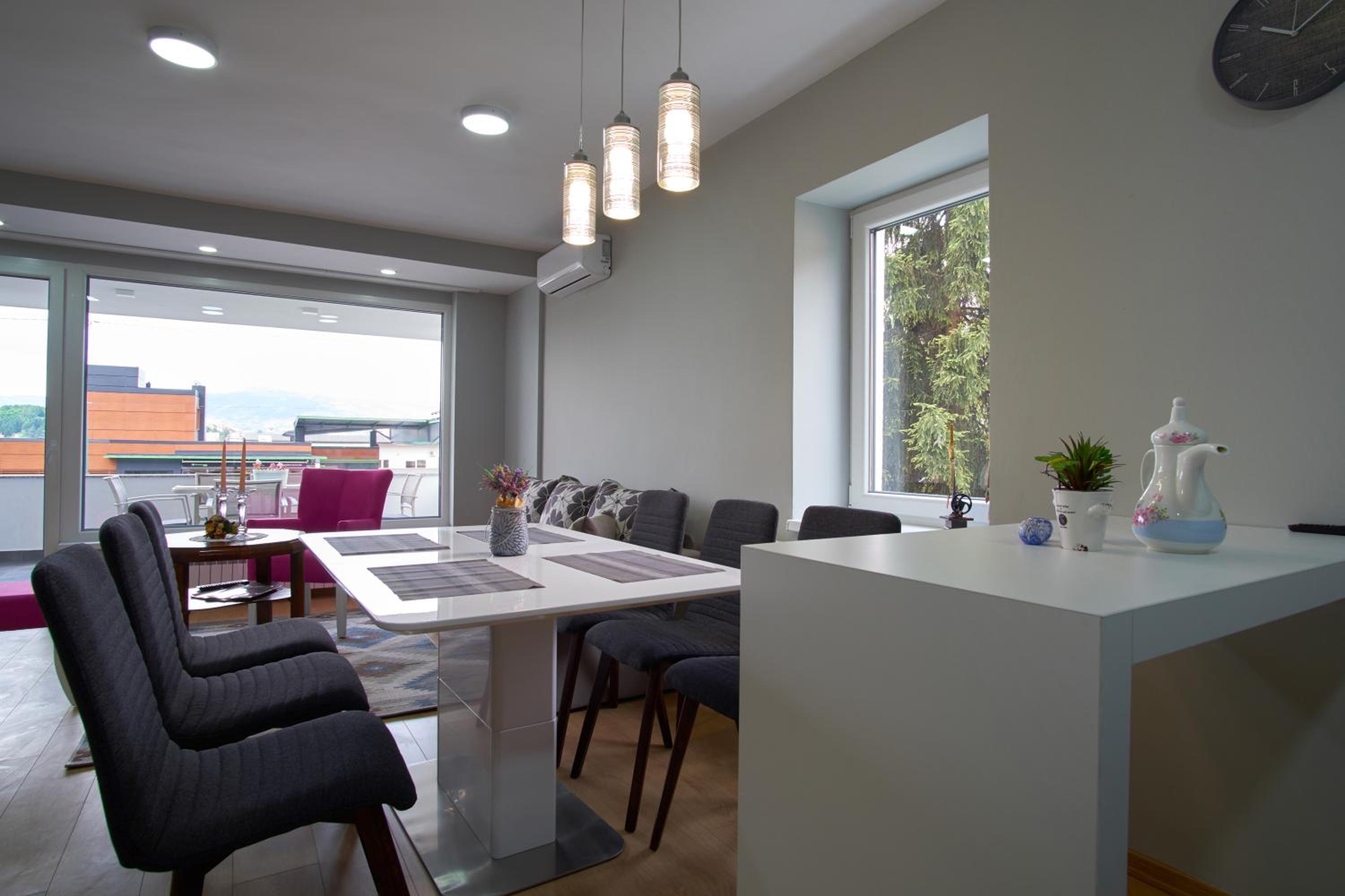 Deluxe Apartment
