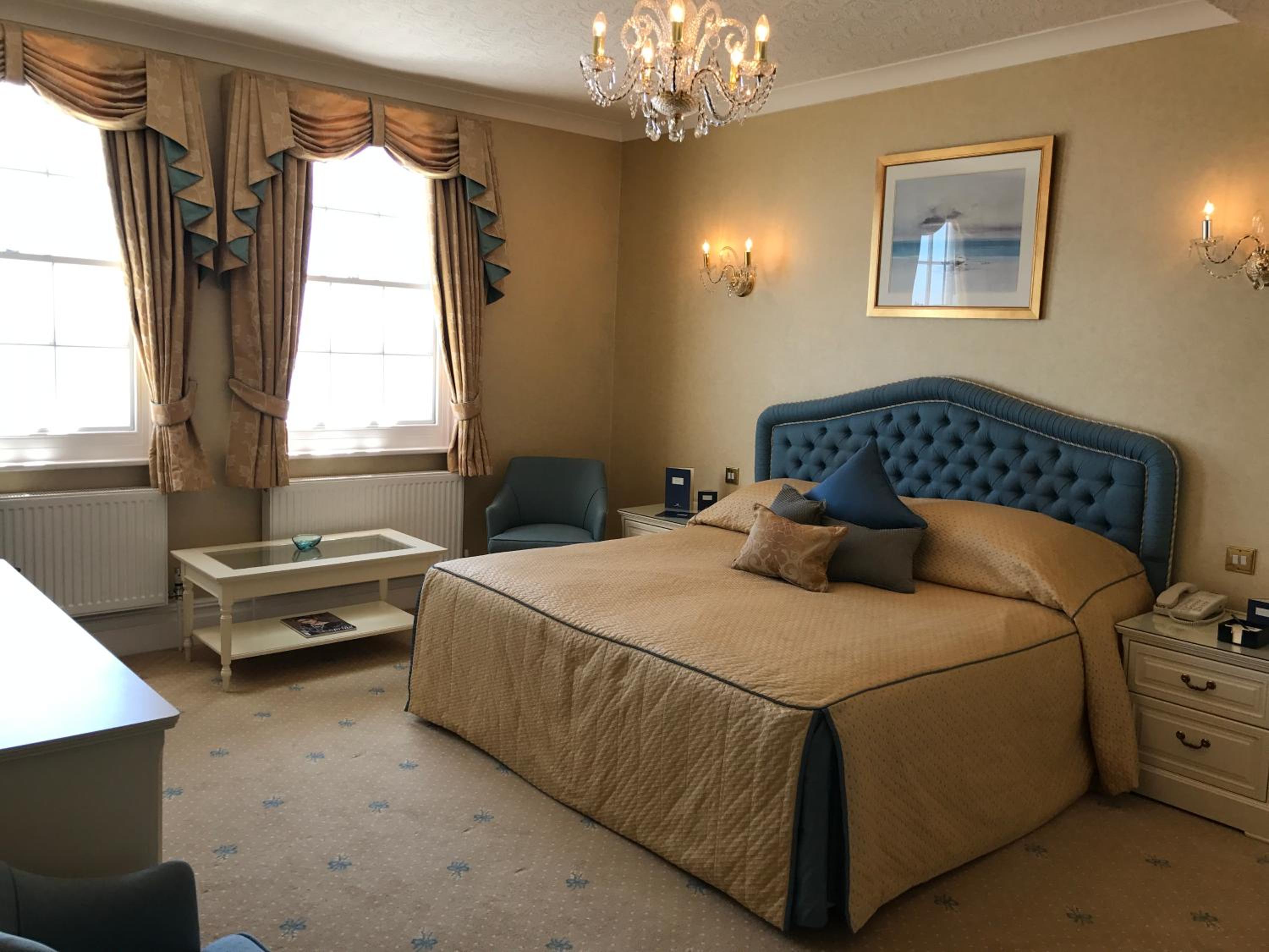 Double or Twin Suite with Sea View - Photo 1