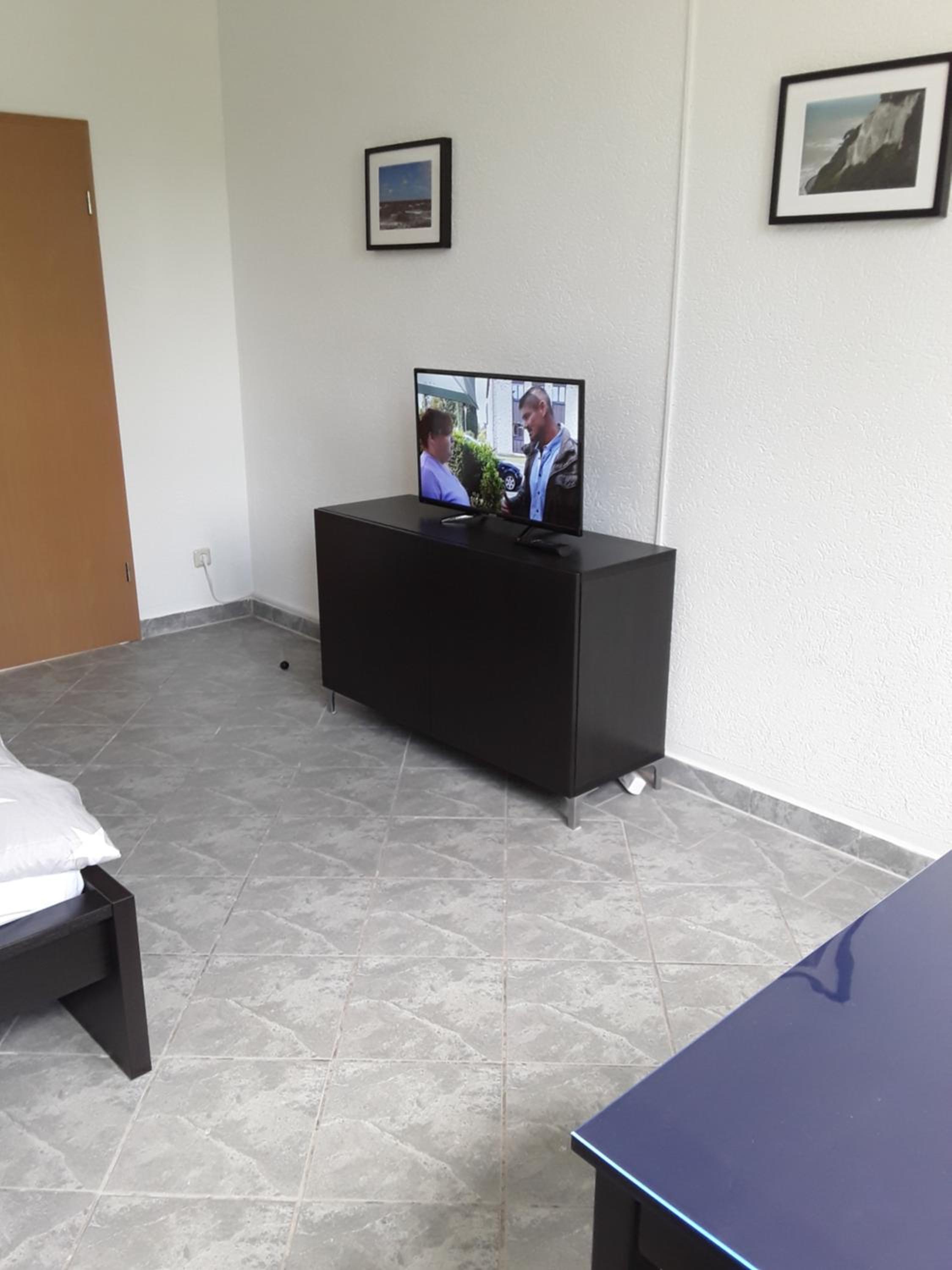 Double or Twin Room - Photo 4