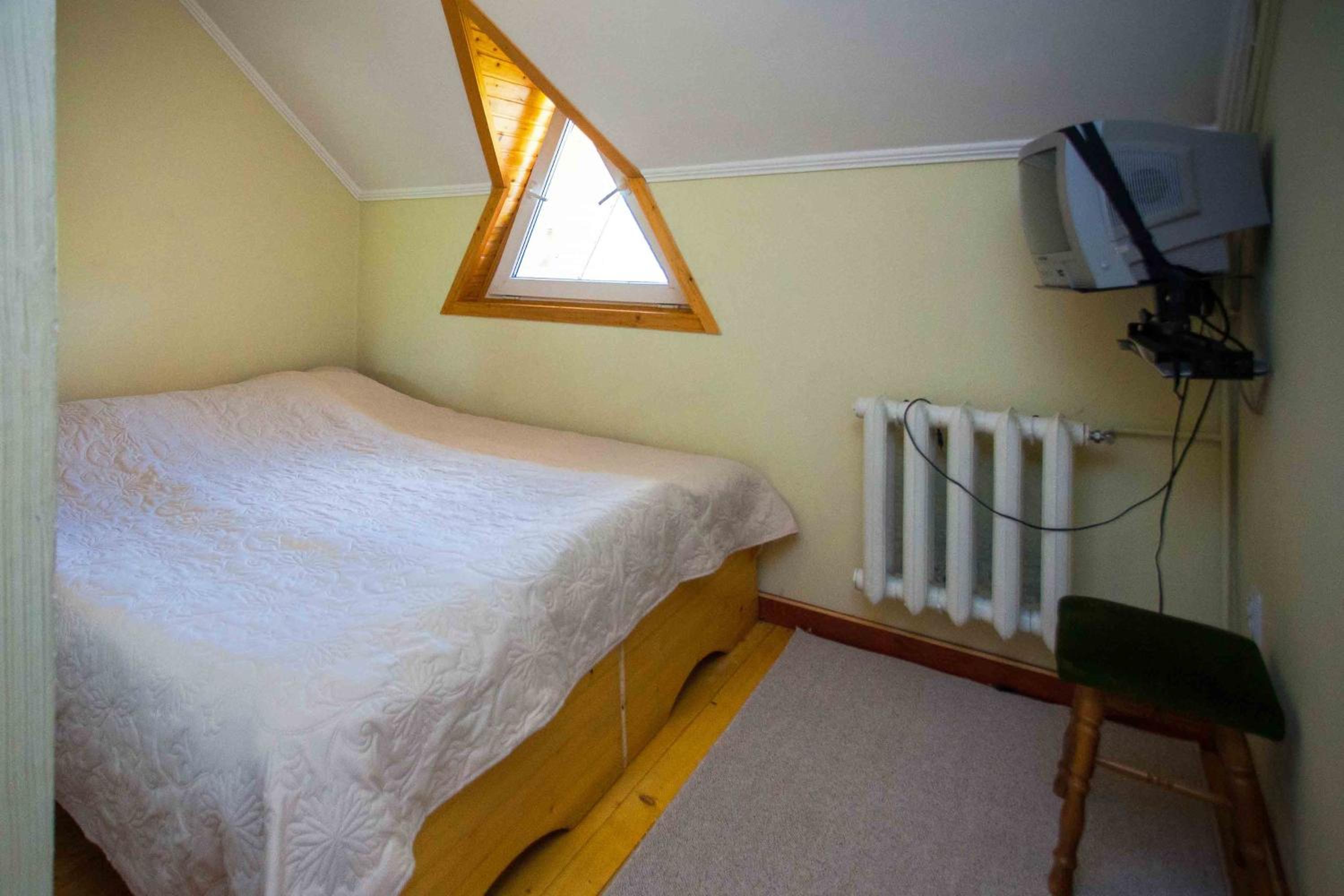 Double Room with Shared Bathroom photo 2