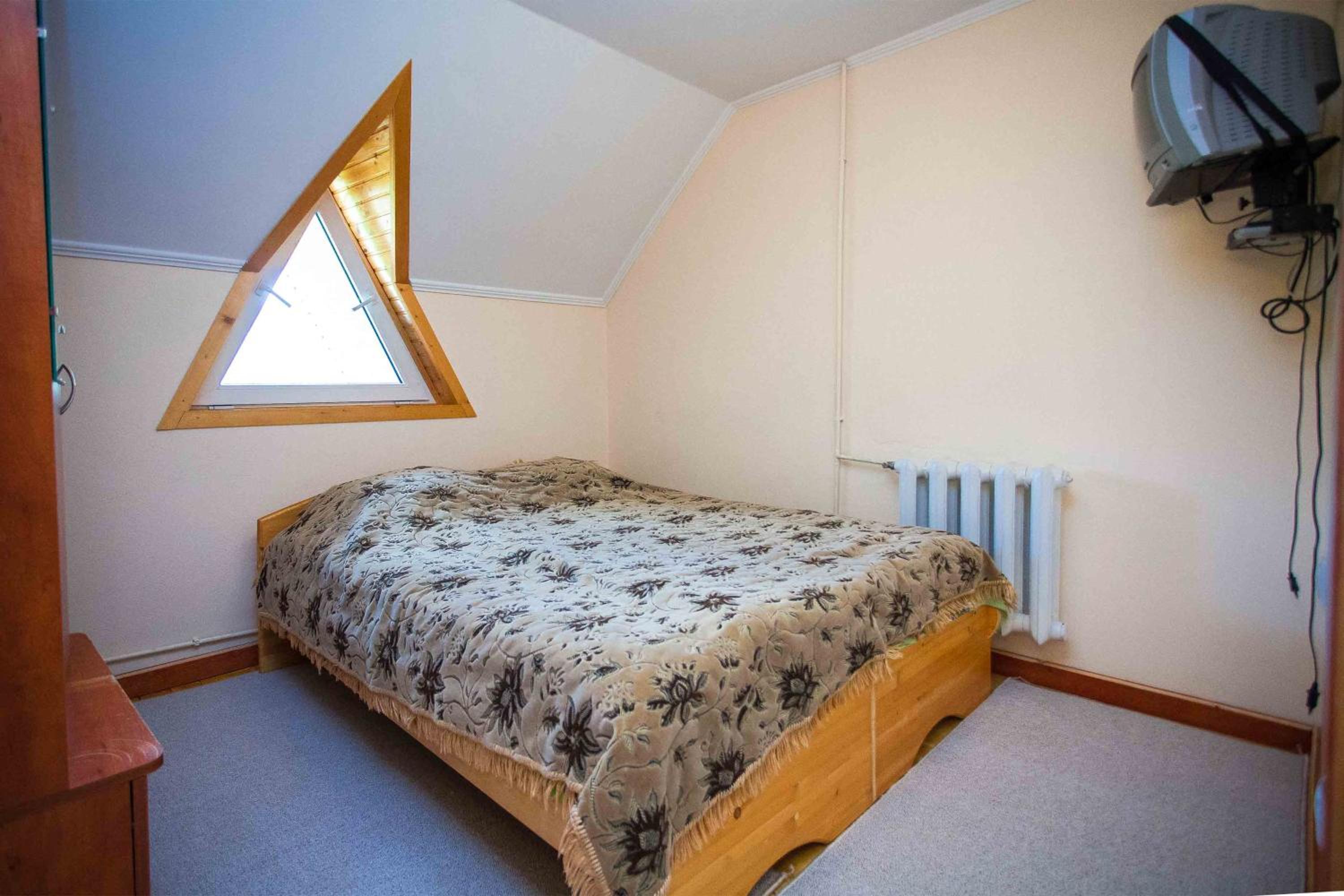 Double Room with Shared Bathroom photo 3