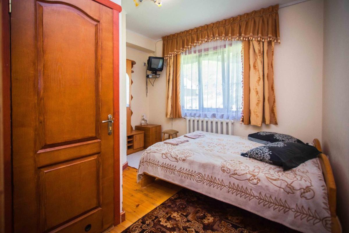 Double Room with Private Bathroom photo 2
