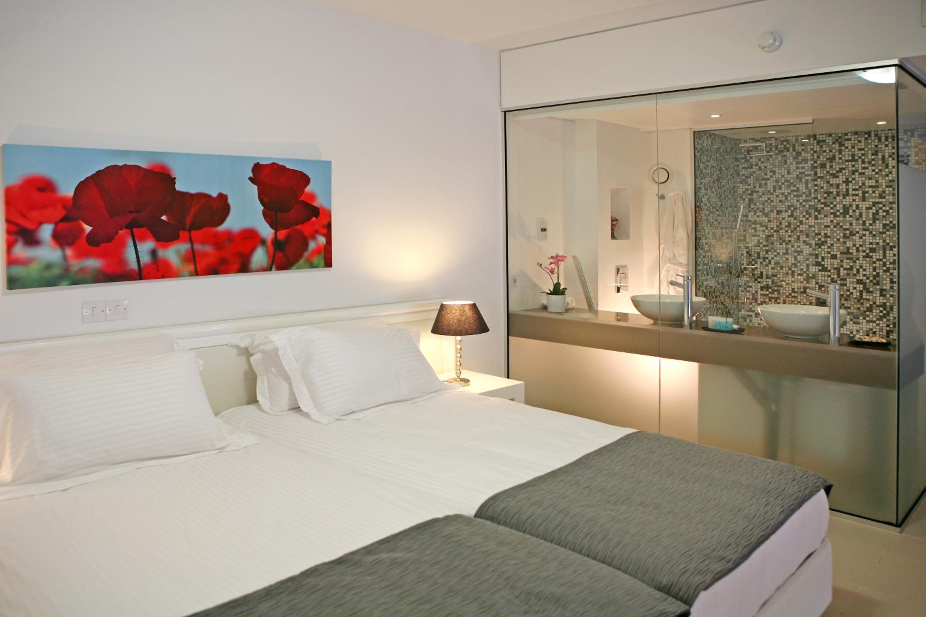 One-Bedroom Suite - Photo 1