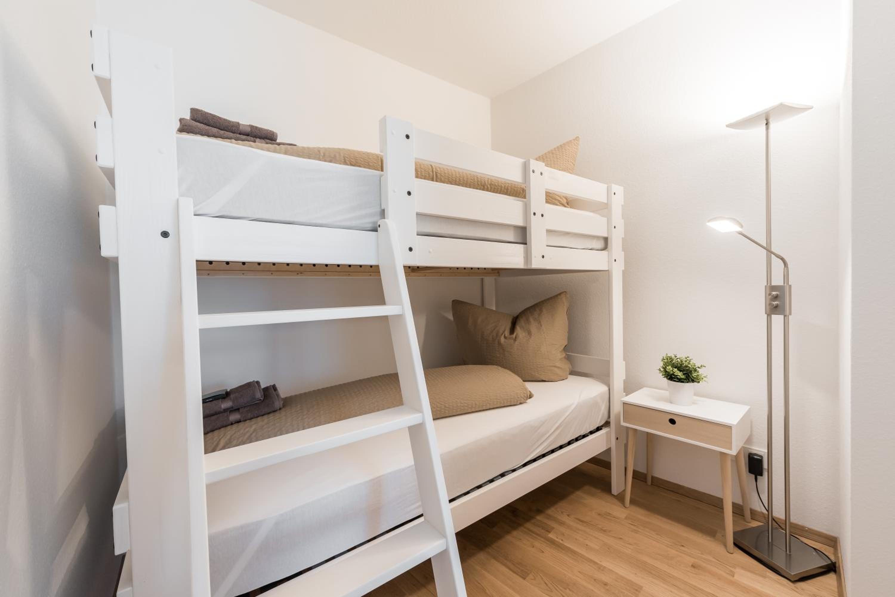 One-Bedroom Apartment - Photo 6