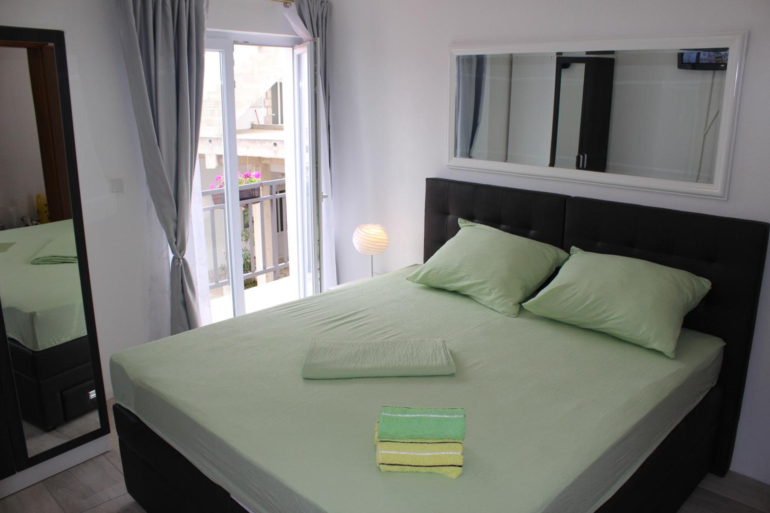 Double or Twin Room with Side Sea View photo 3