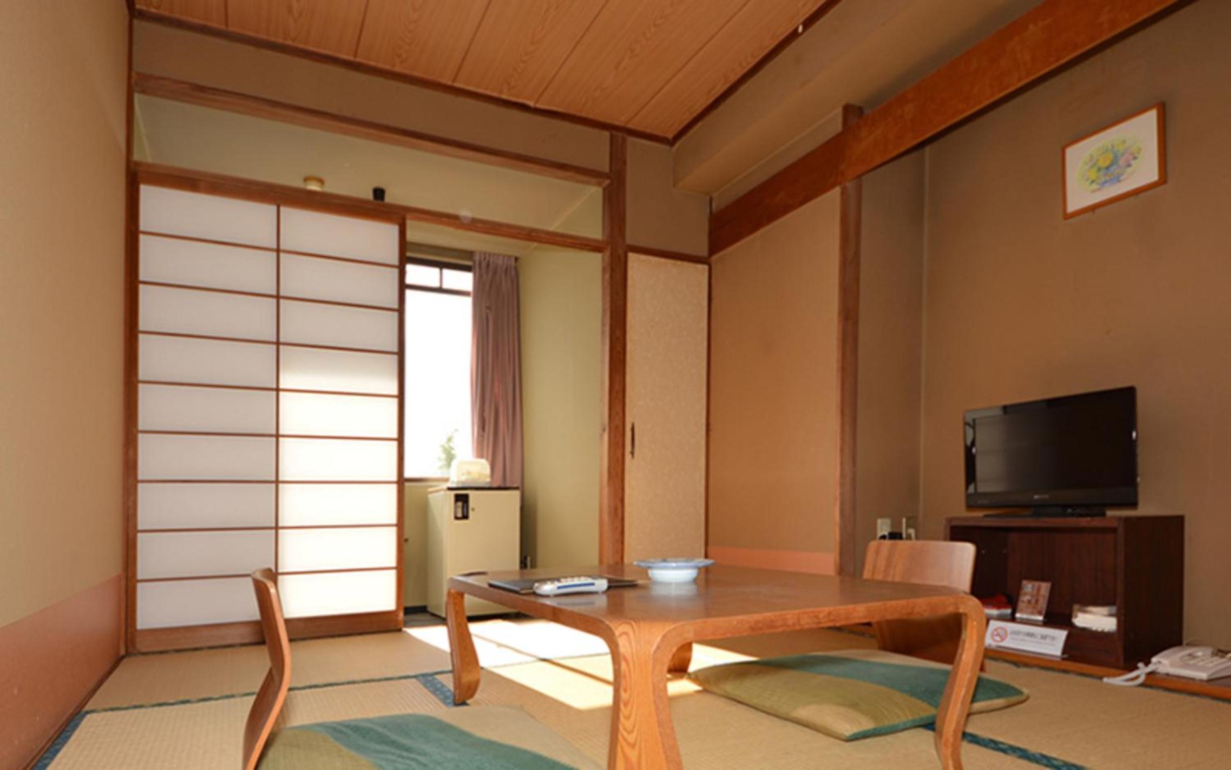Economy Japanese-Style Room with Private Toilet - Smoking