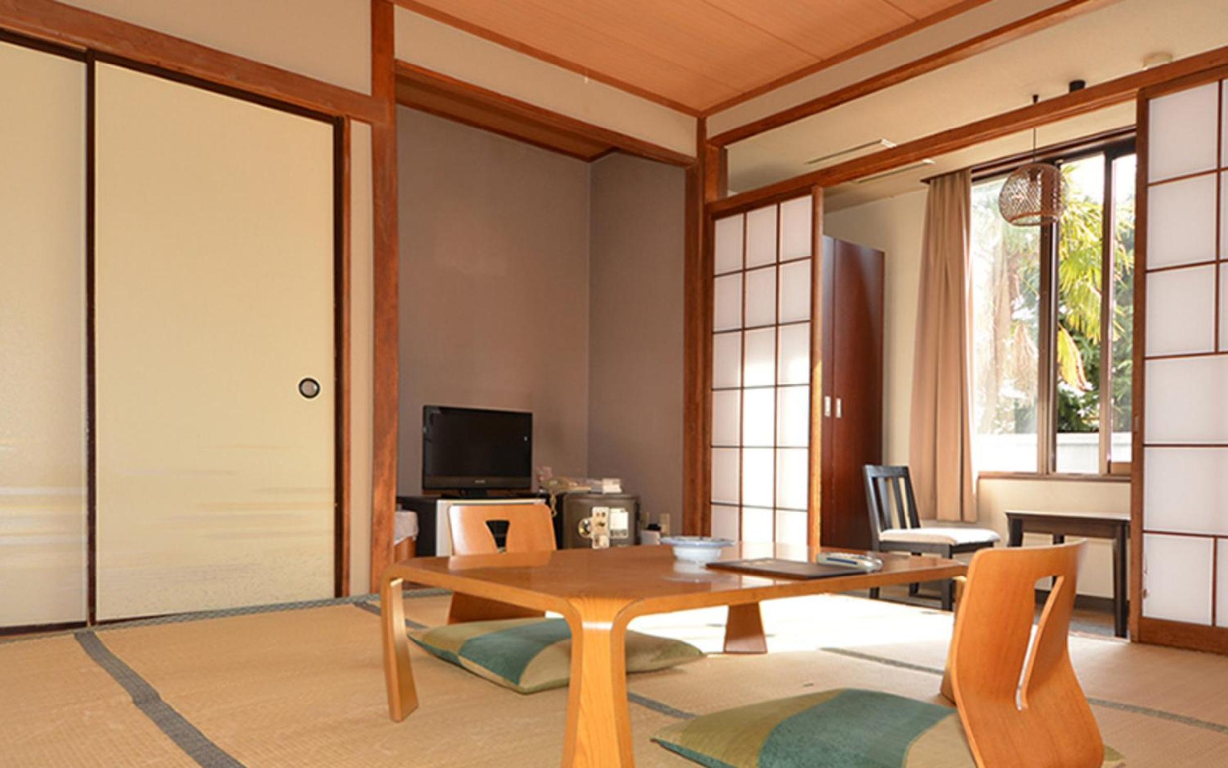 Standard Japanese-Style Room with Private Bathroom and Toilet - Smoking