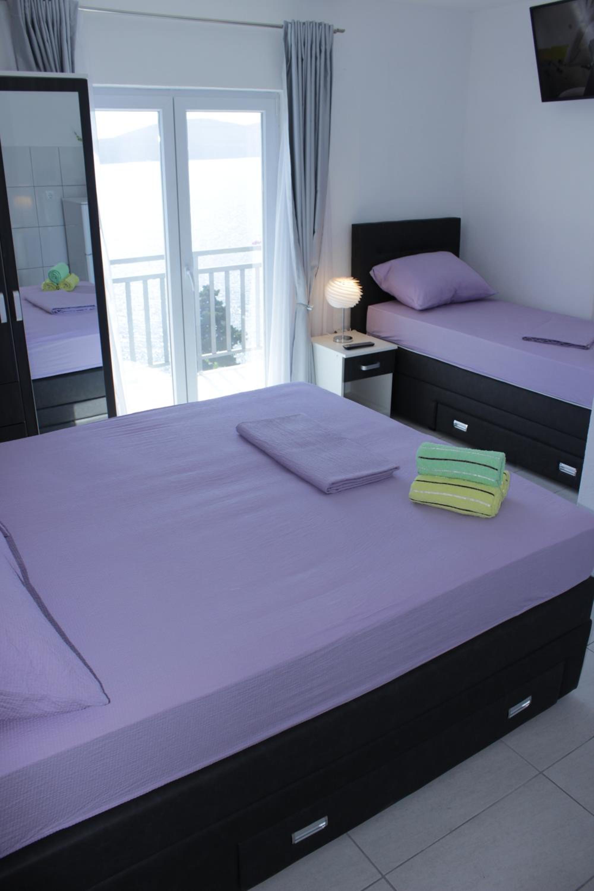 Deluxe Triple Room with Sea View photo 3