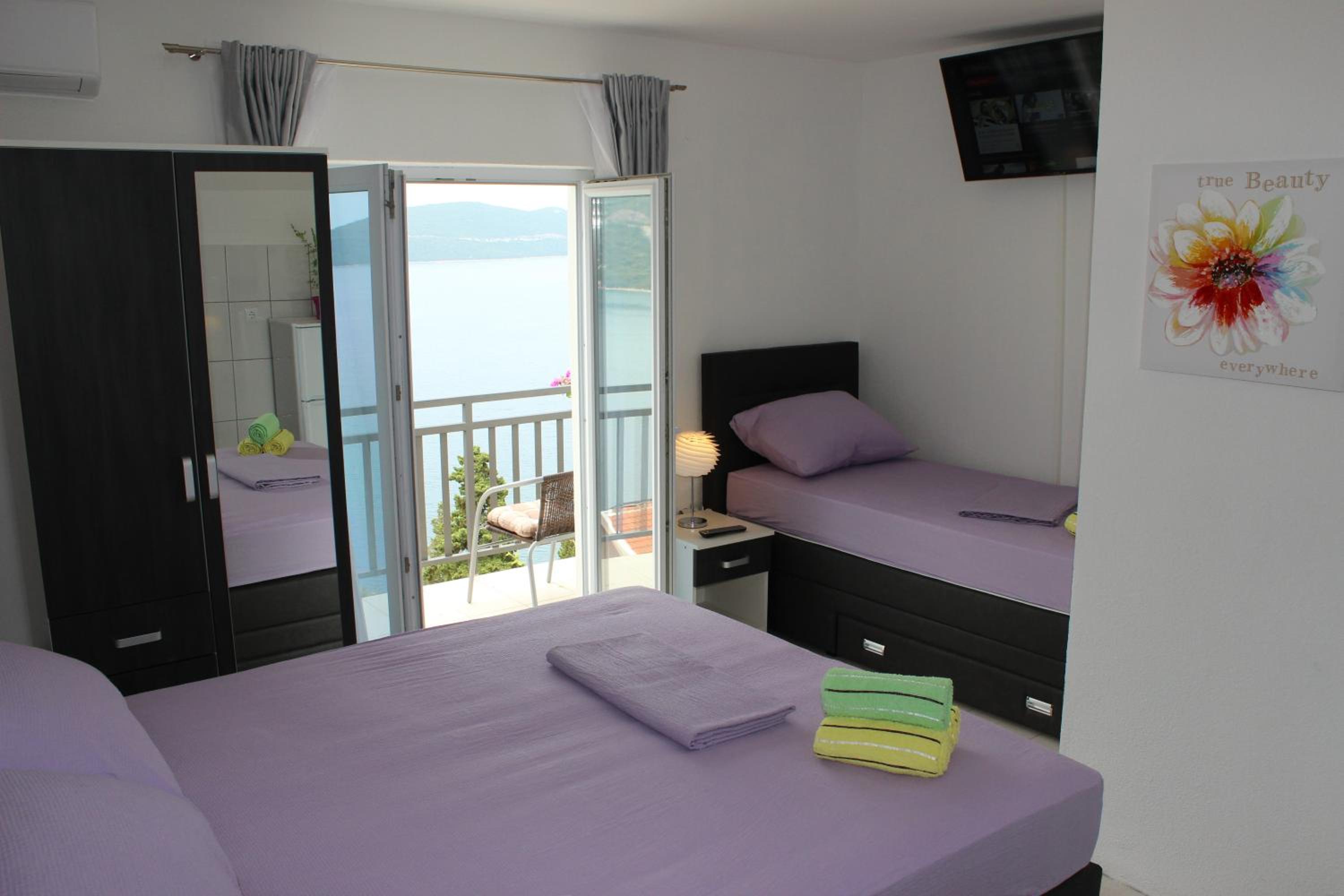Deluxe Triple Room with Sea View