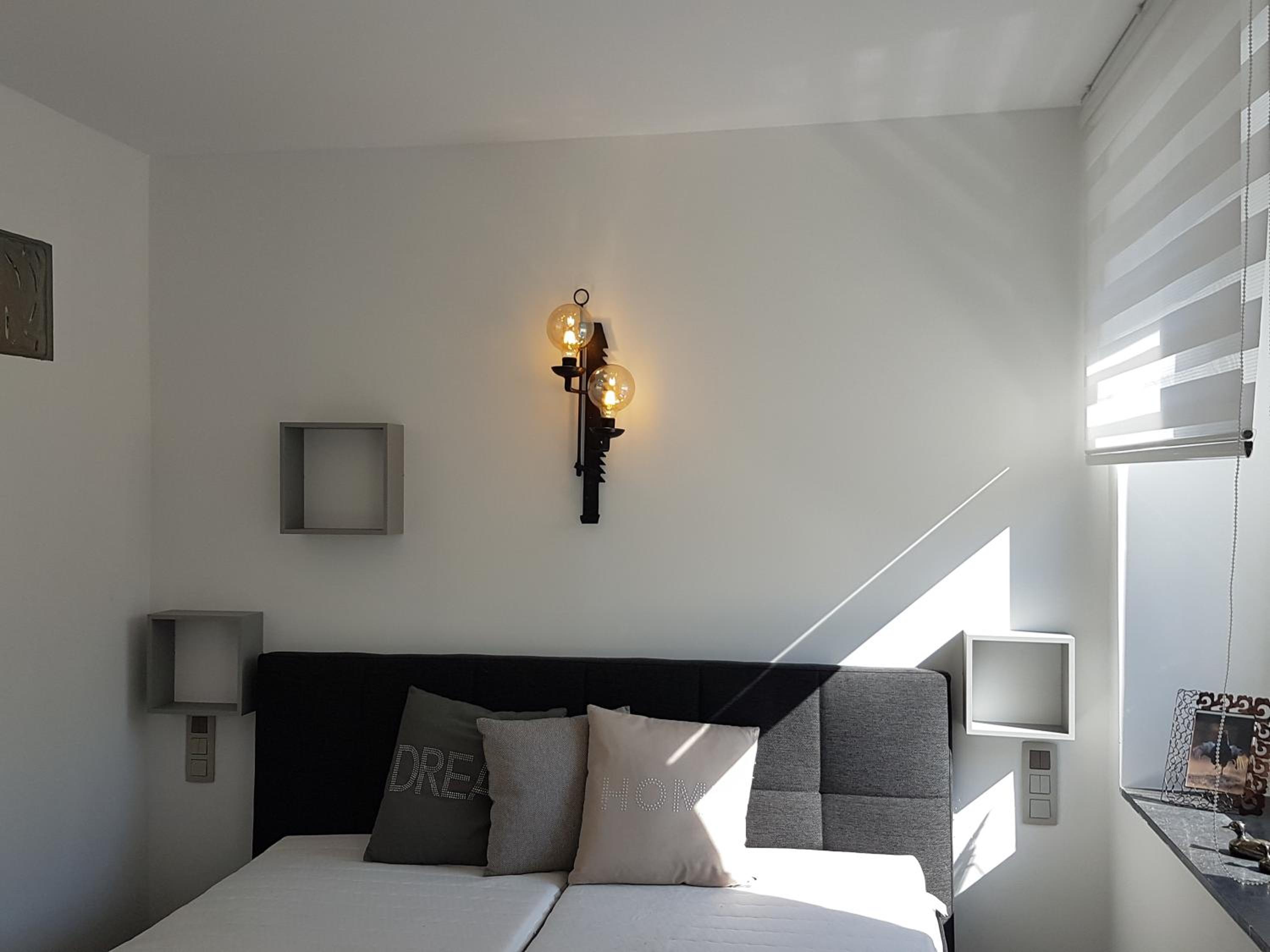 Studio Apartment - Photo 1