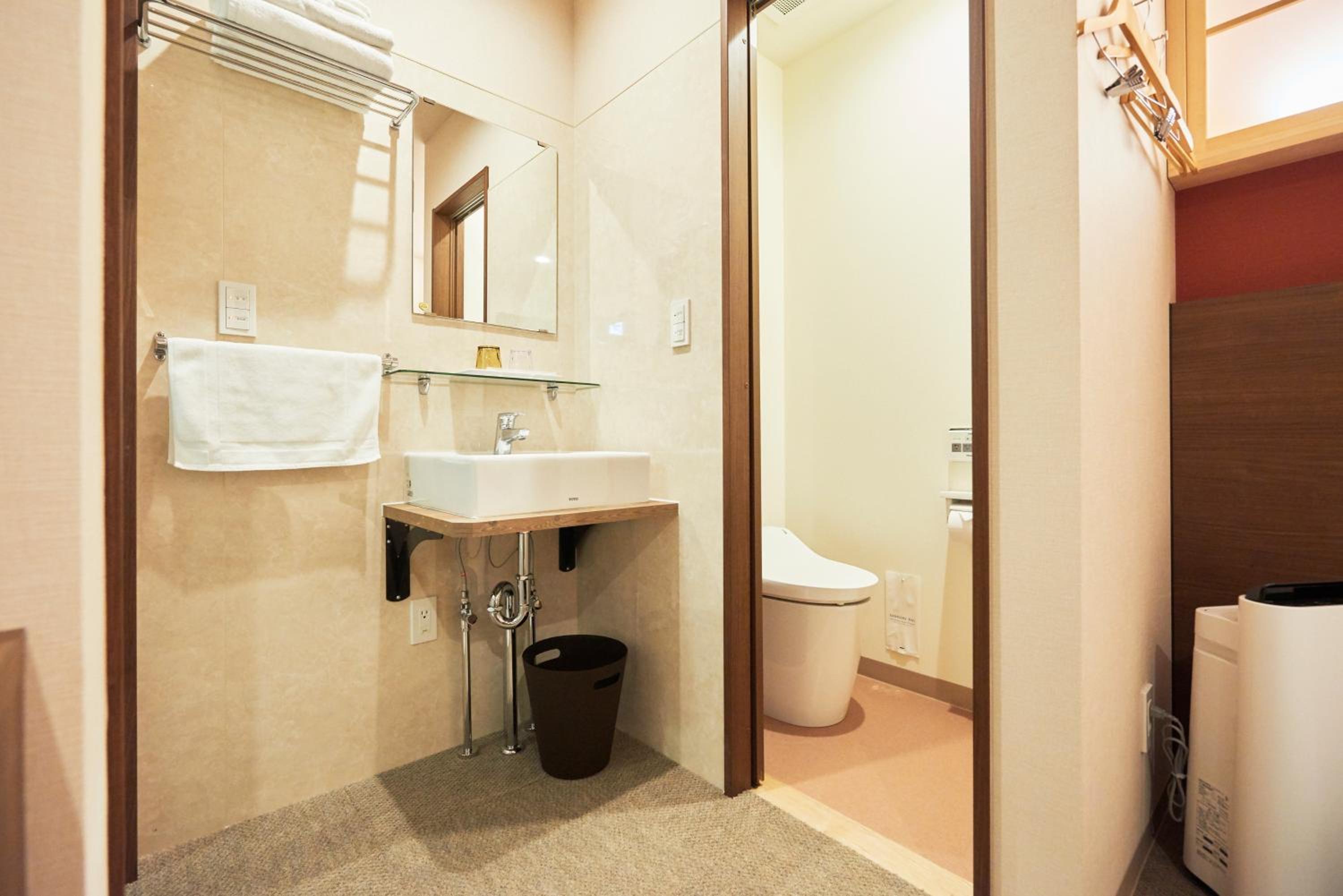 Standard Twin Room - Non-Smoking photo 3