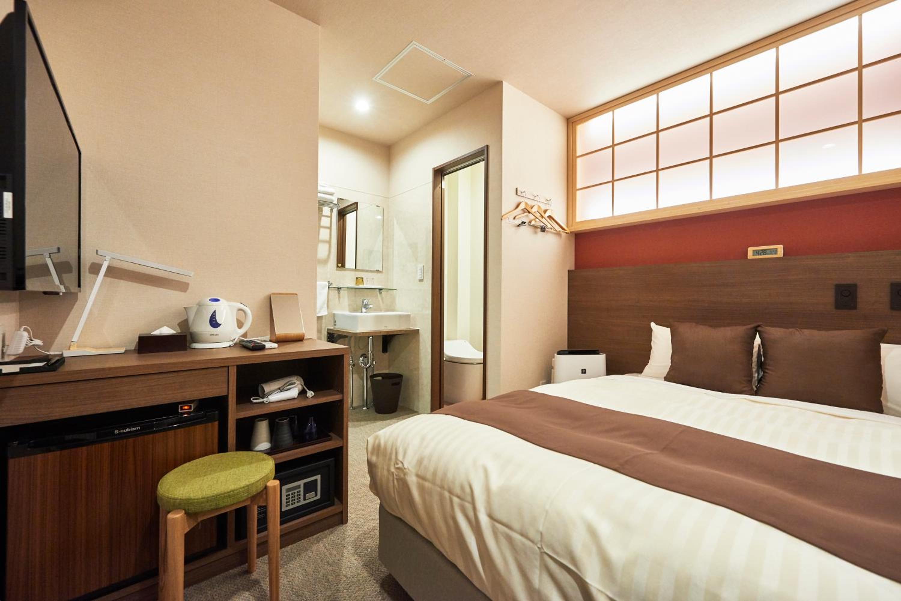 Double Room - Non-Smoking  photo 3