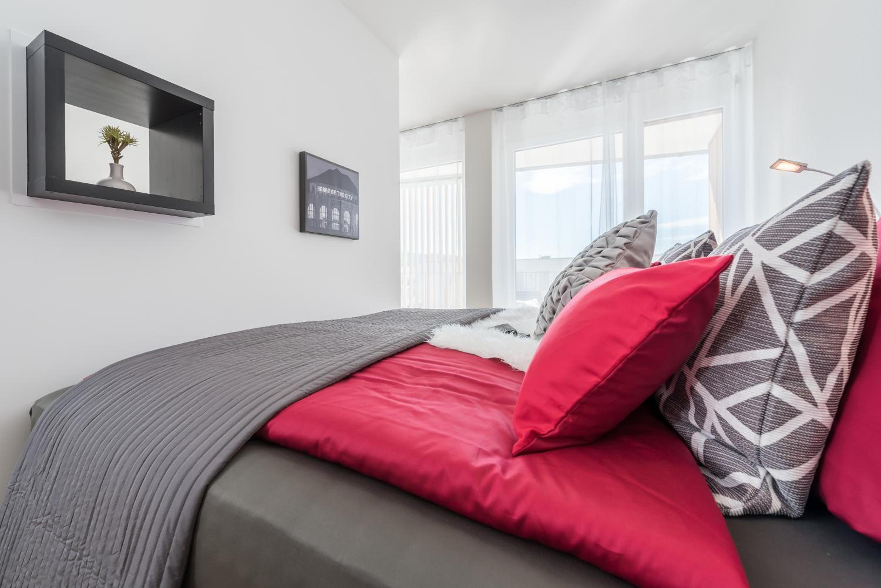 Studio Apartment with Balcony - Photo 1