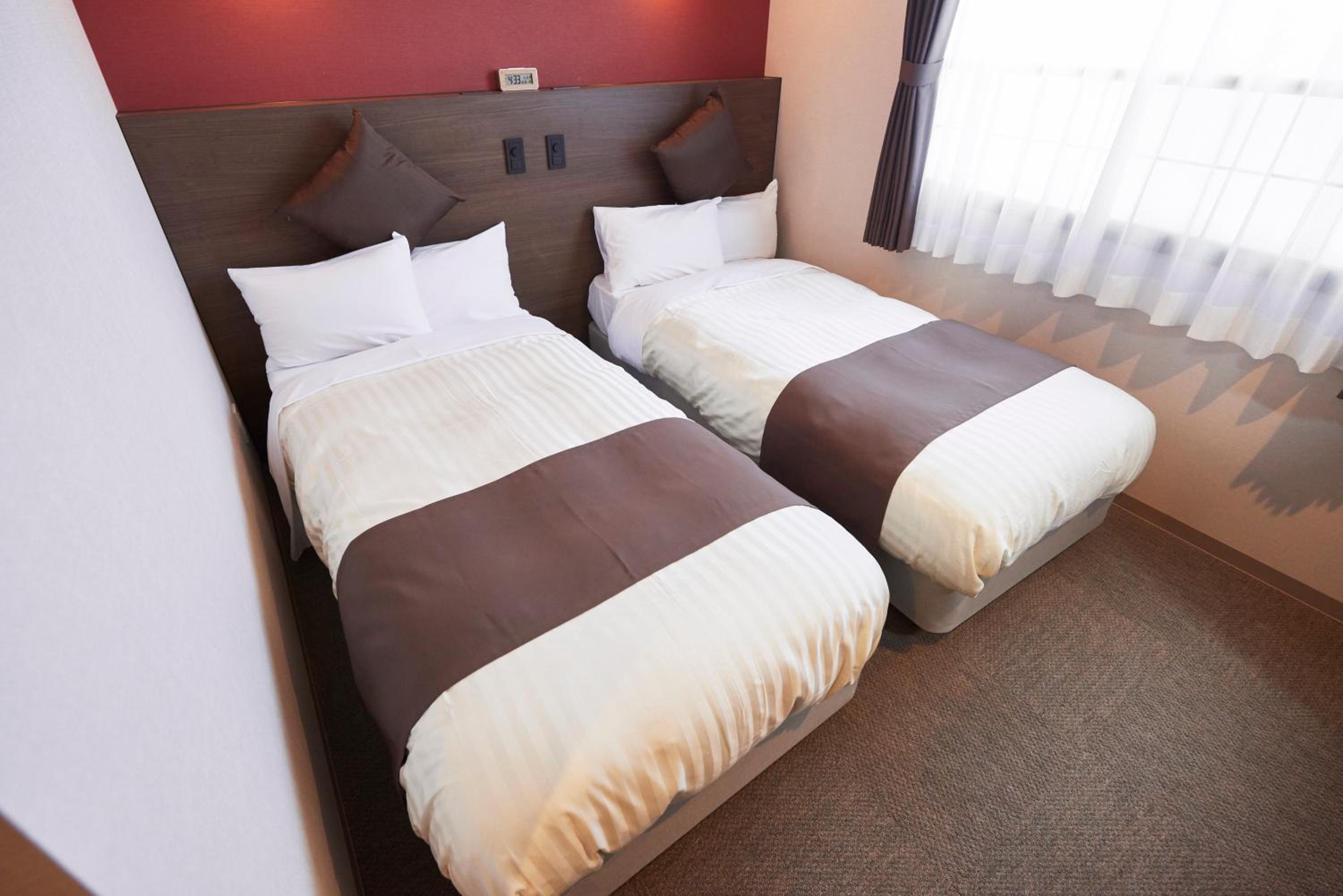 Standard Twin Room - Non-Smoking