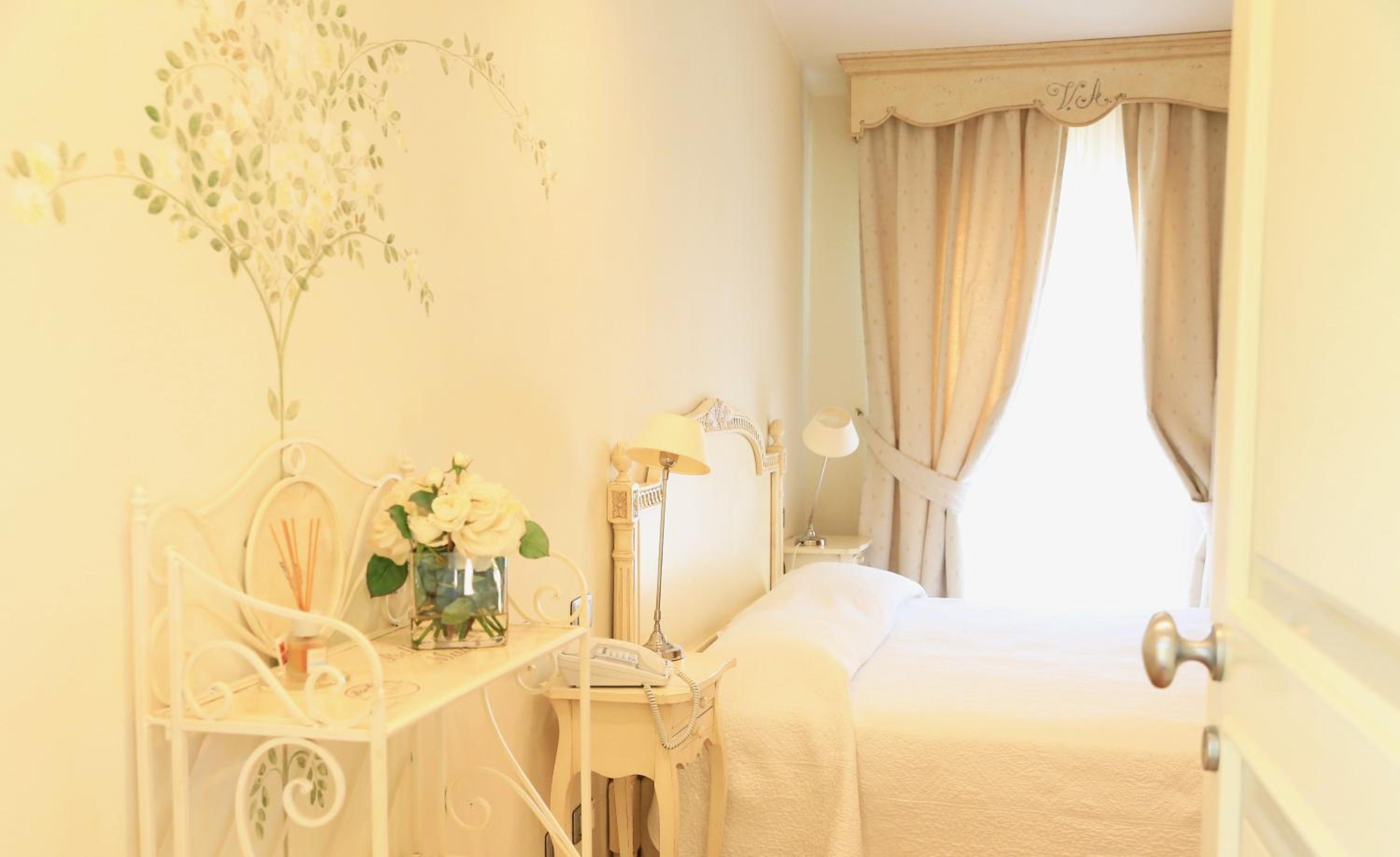Classic Double or Twin Room photo 2