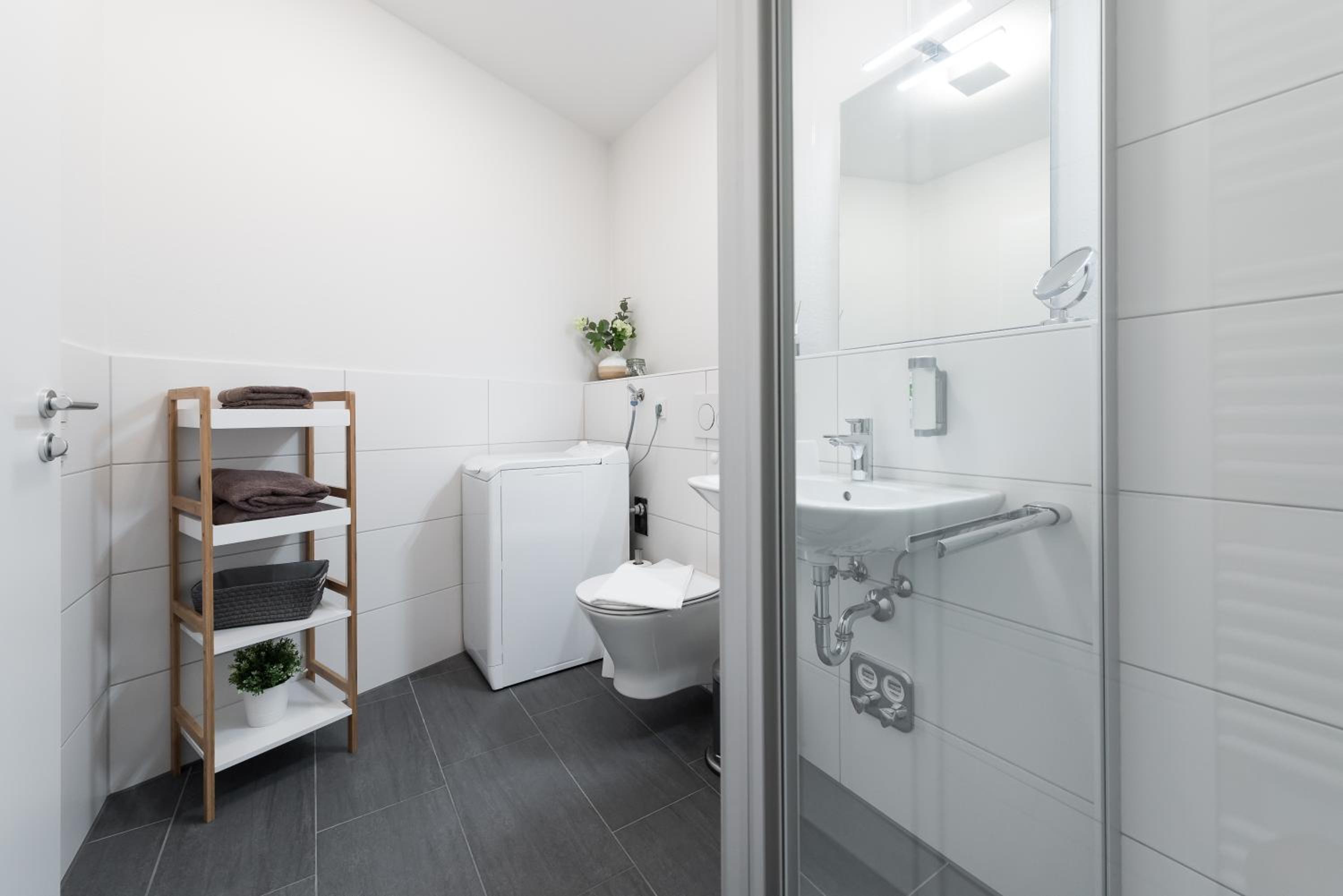 One-Bedroom Apartment - Photo 4