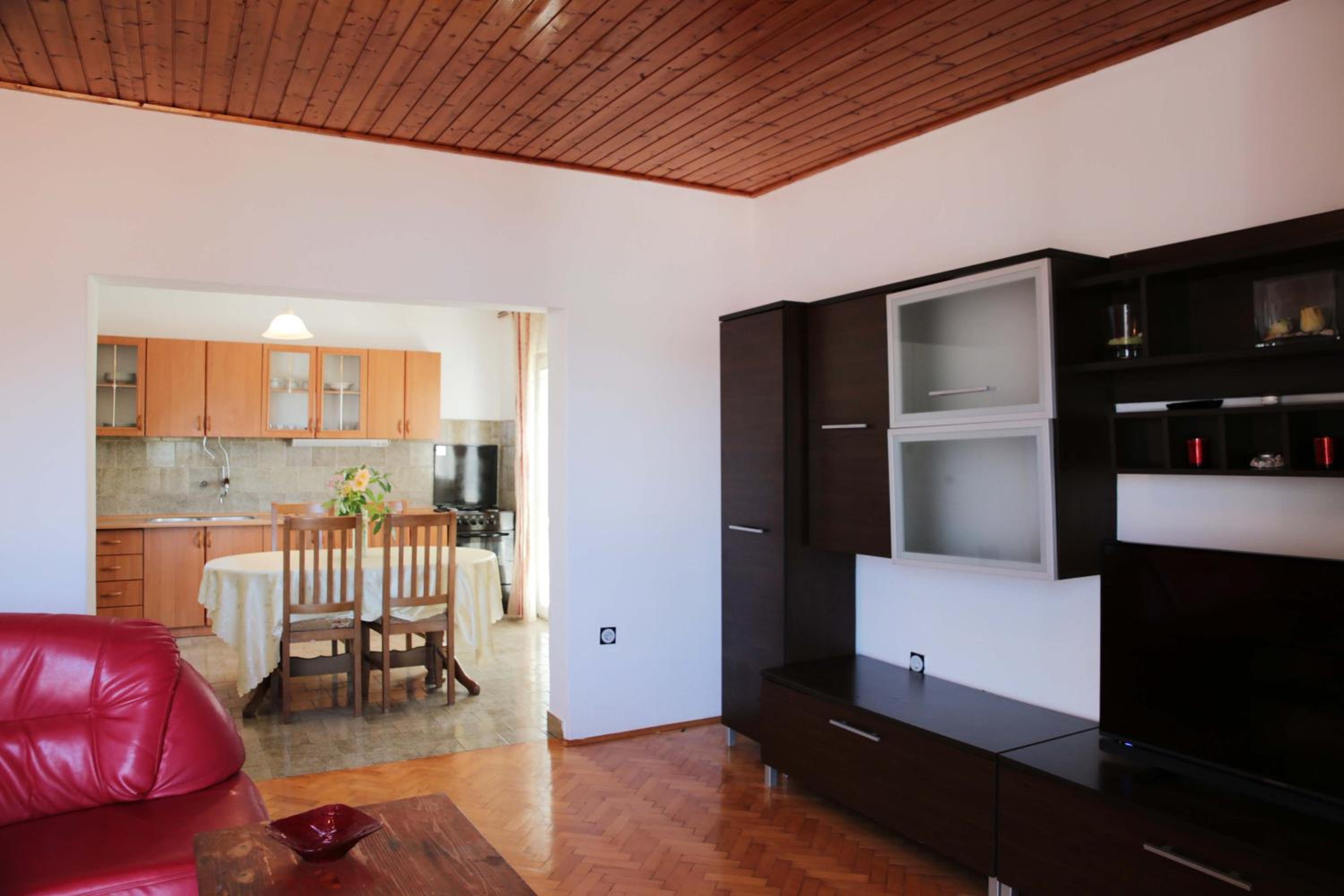 One-Bedroom Apartment with Sofa Bed (4 Adults)