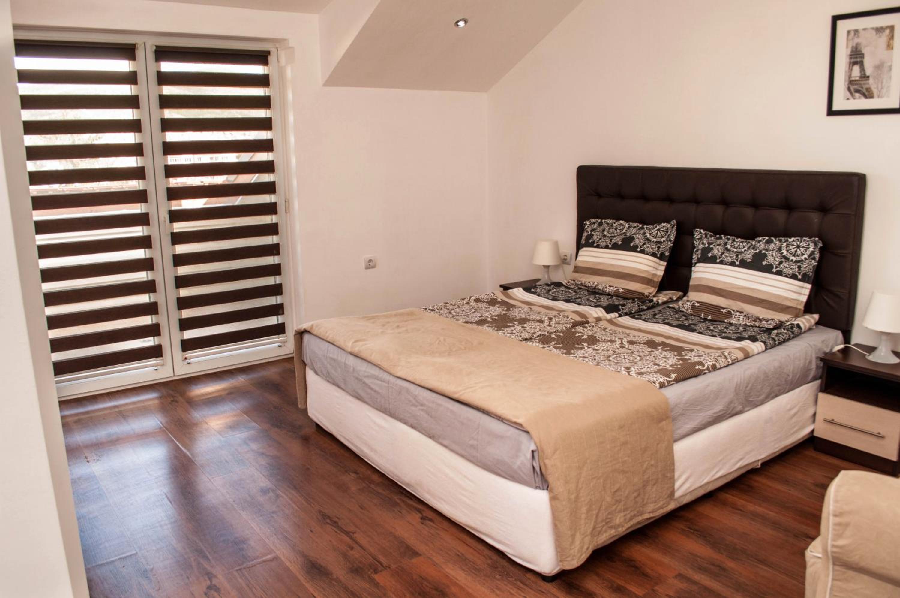 Studio Apartment photo 1