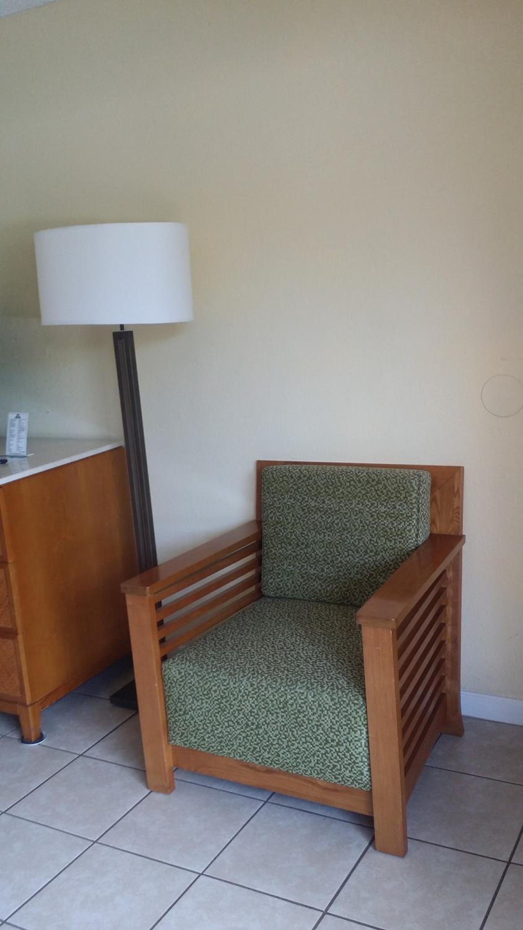 King Room - Non-Smoking - Photo 6