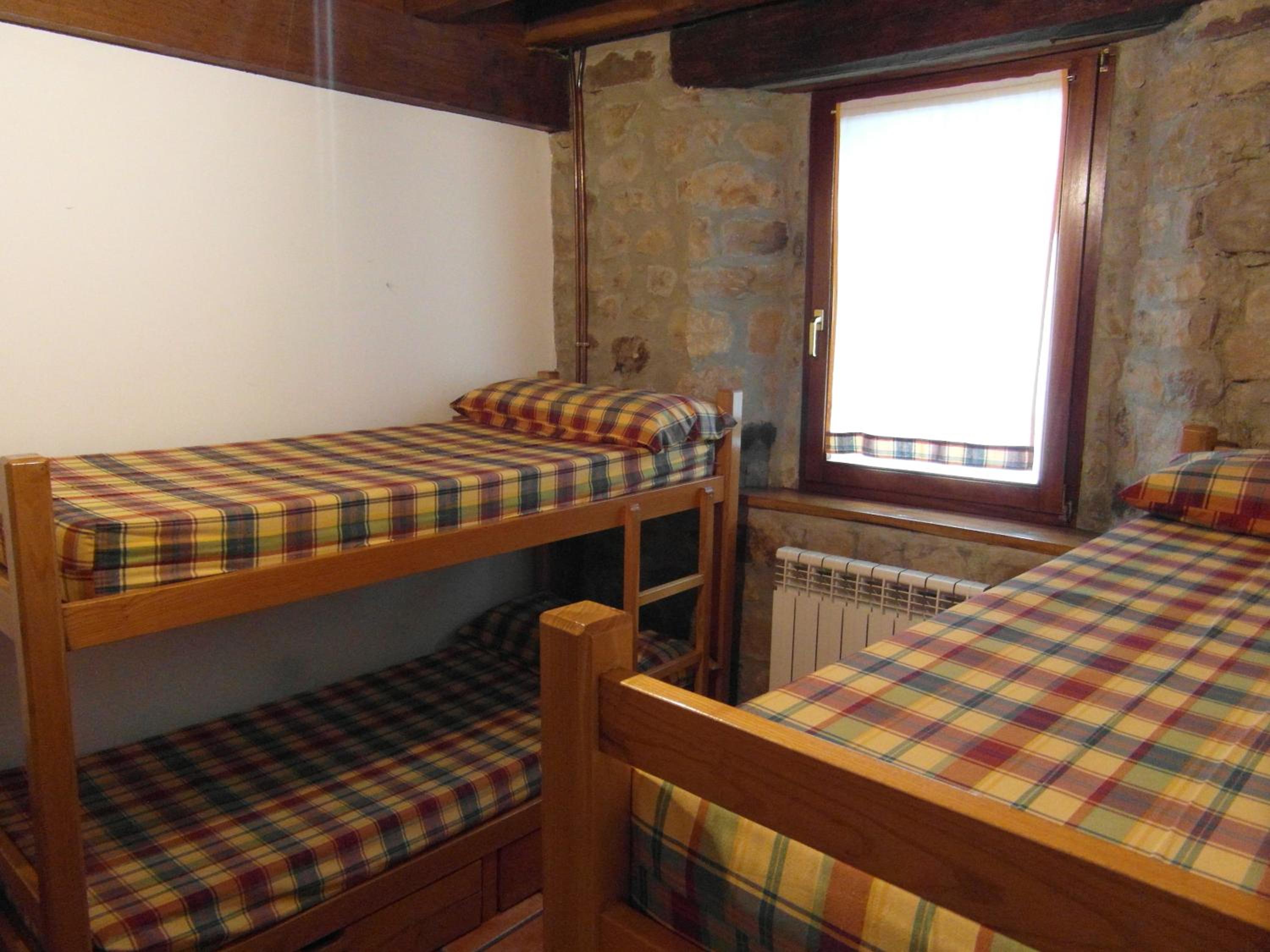 Bed in 4-Bed Mixed Dormitory Room photo 3