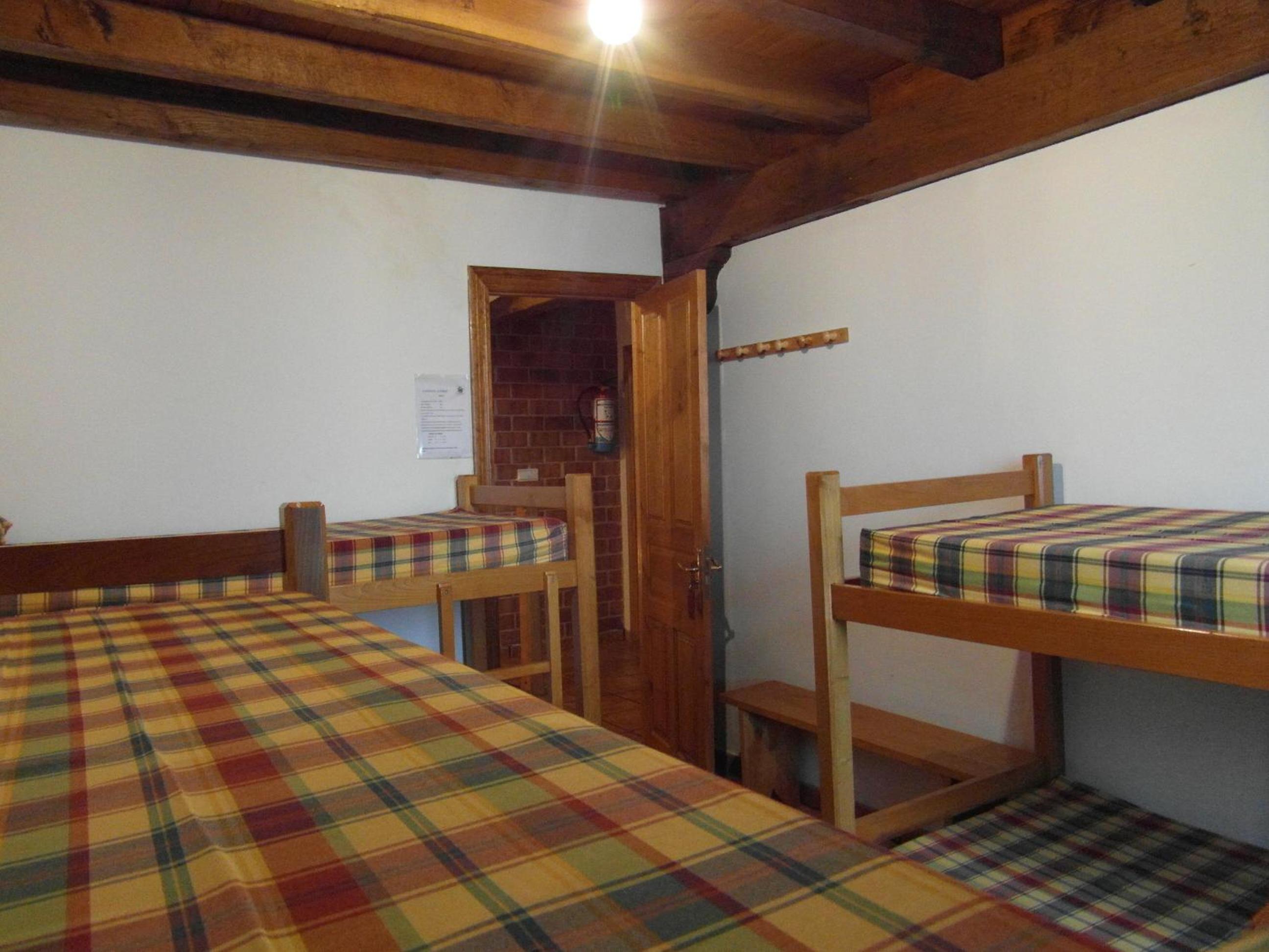 Bed in 6-Bed Mixed Dormitory Room photo 2