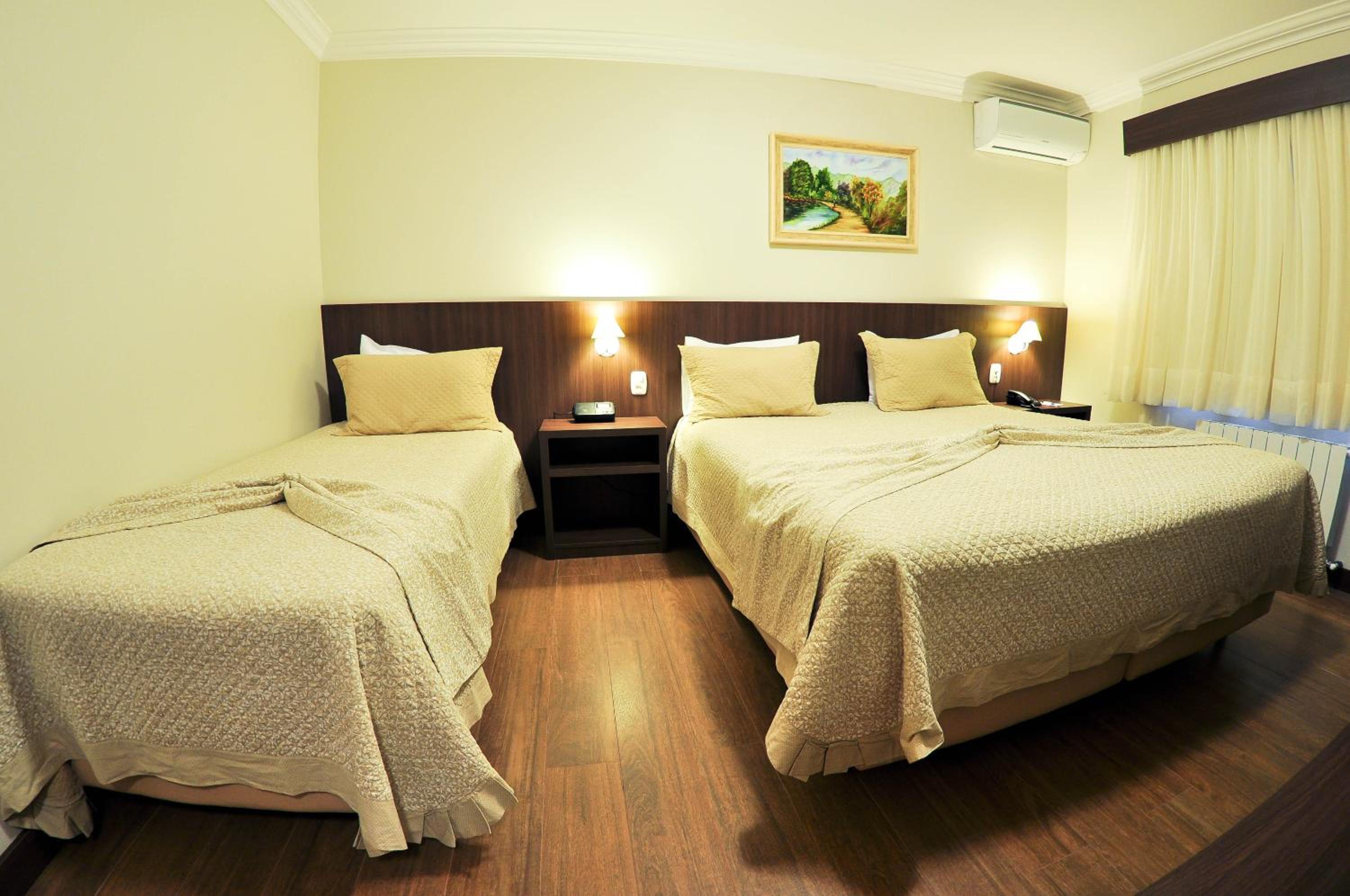 Deluxe Triple Room photo 2