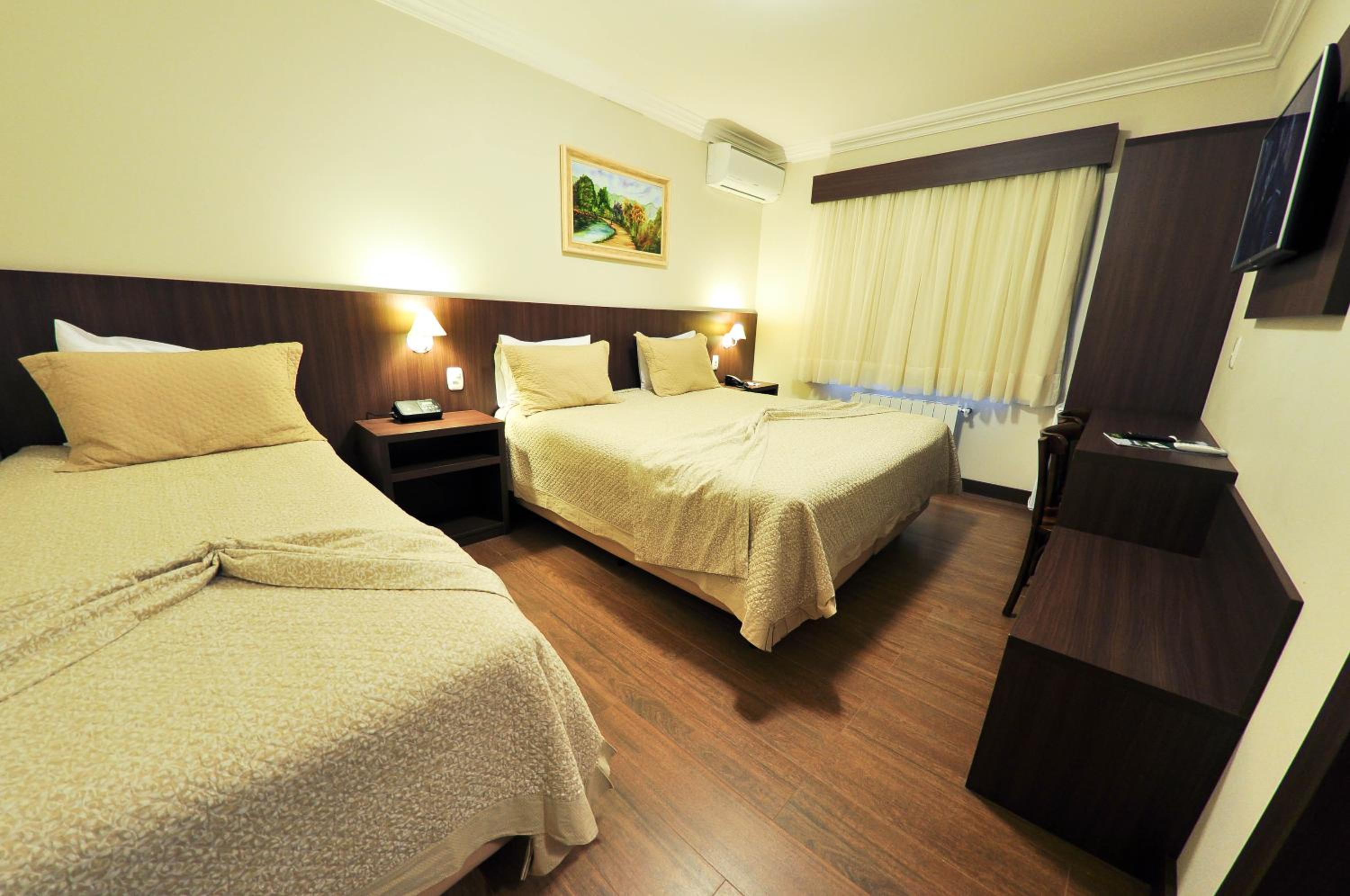 Deluxe Triple Room photo 3