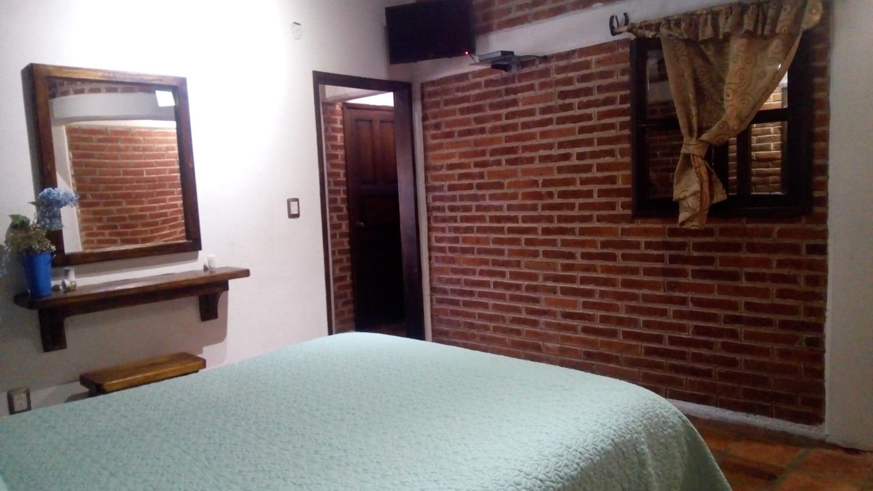Double Room - Photo 7