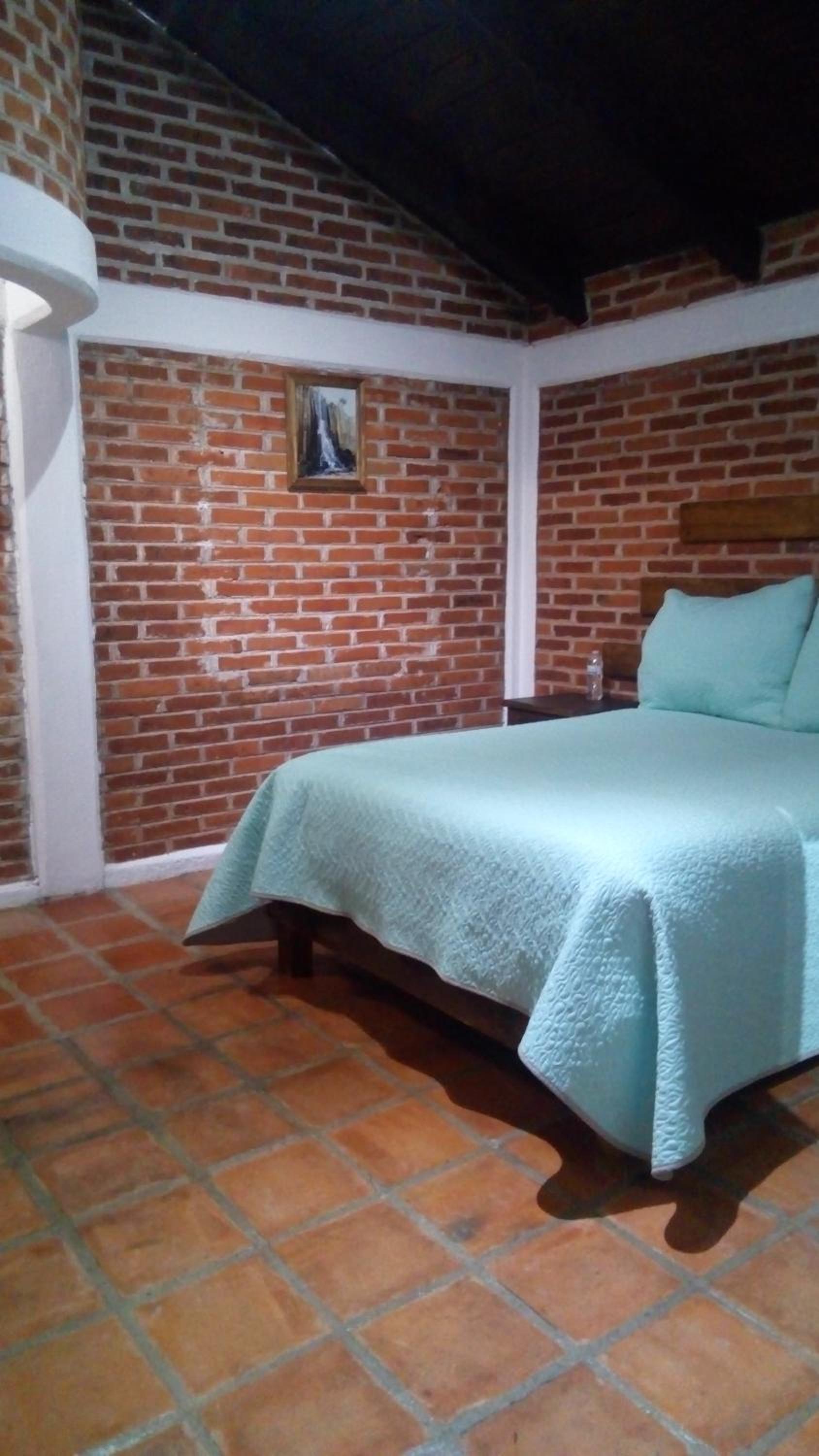 Double Room - Photo 6