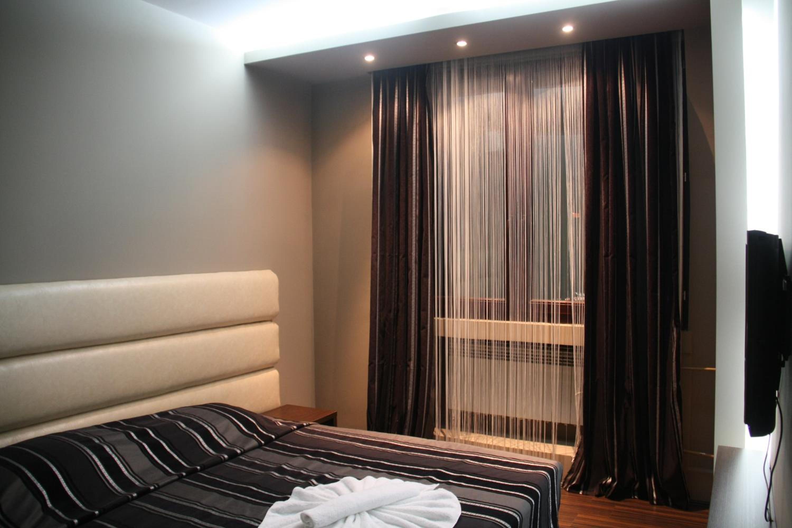 Family Room - Photo 3