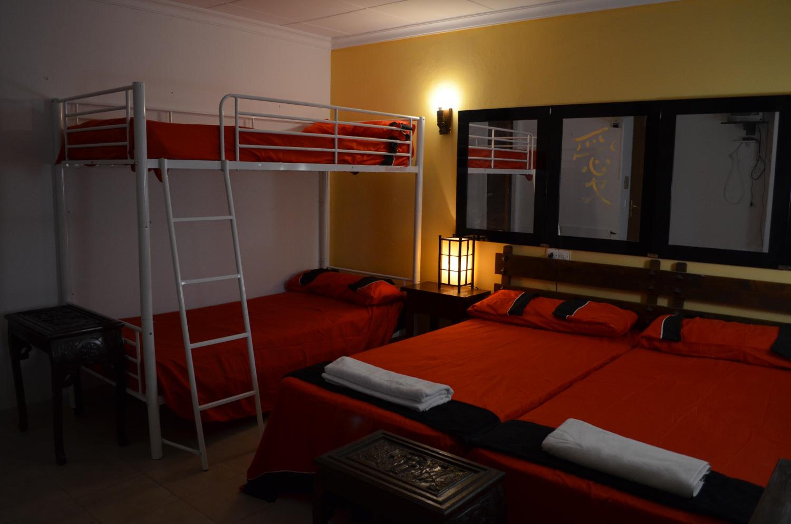 Habitación familiar con balcón
