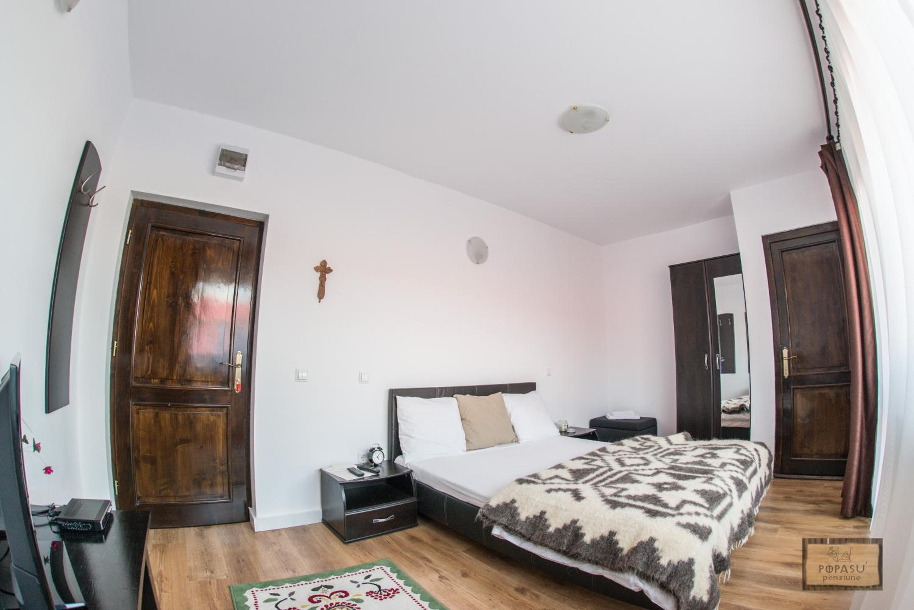 Double Room - Photo 2
