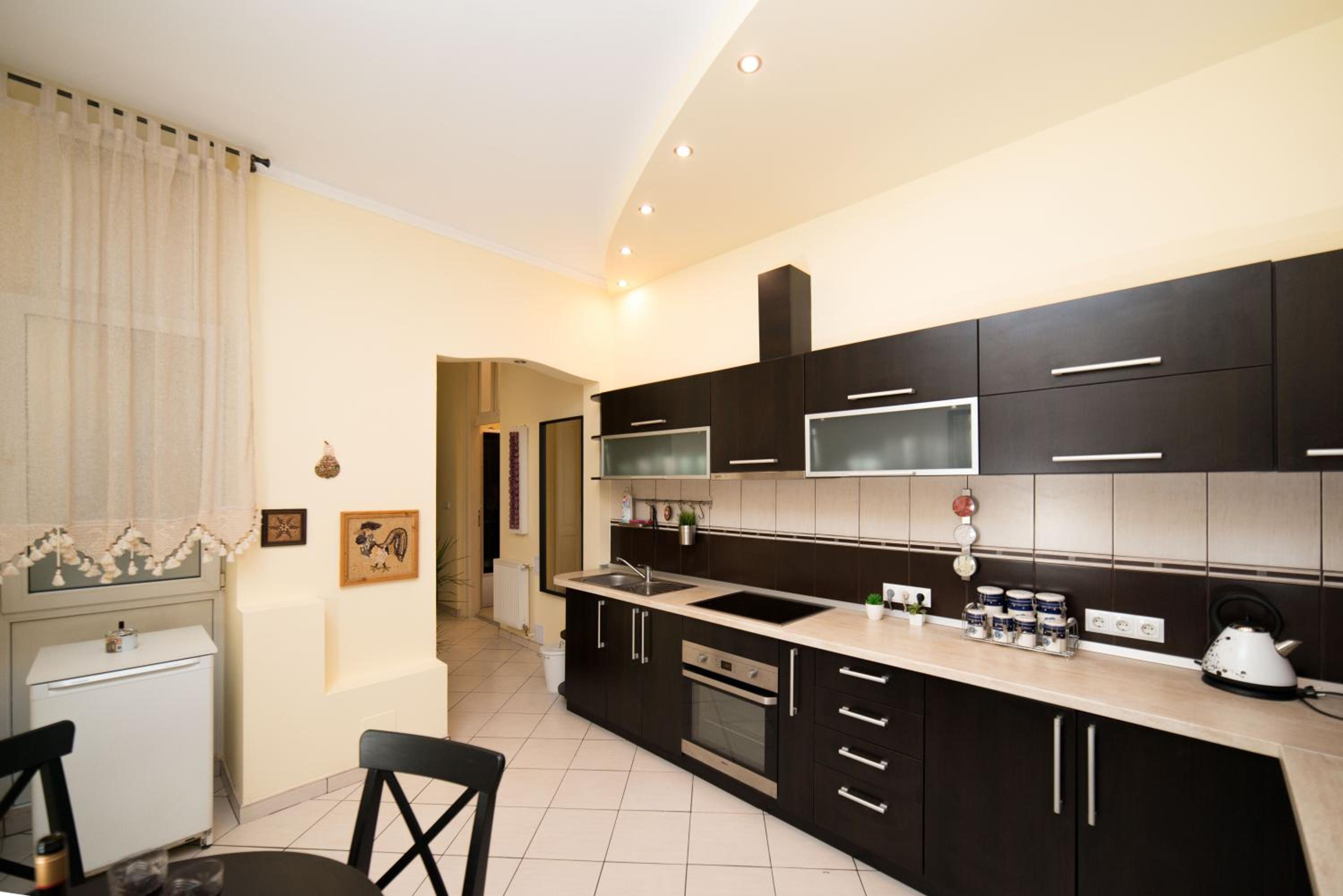 Apartment with Balcony - Photo 26