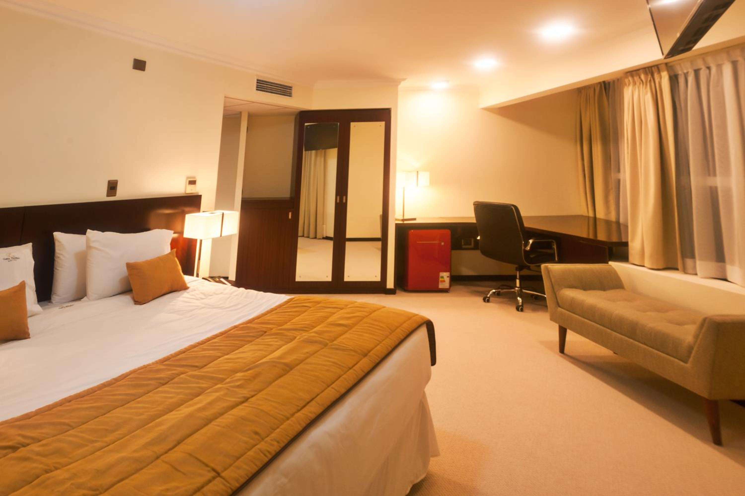 Deluxe King Room photo 2