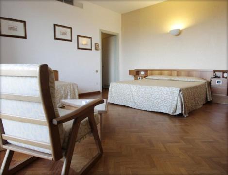 Triple Room with Park View - Photo 3